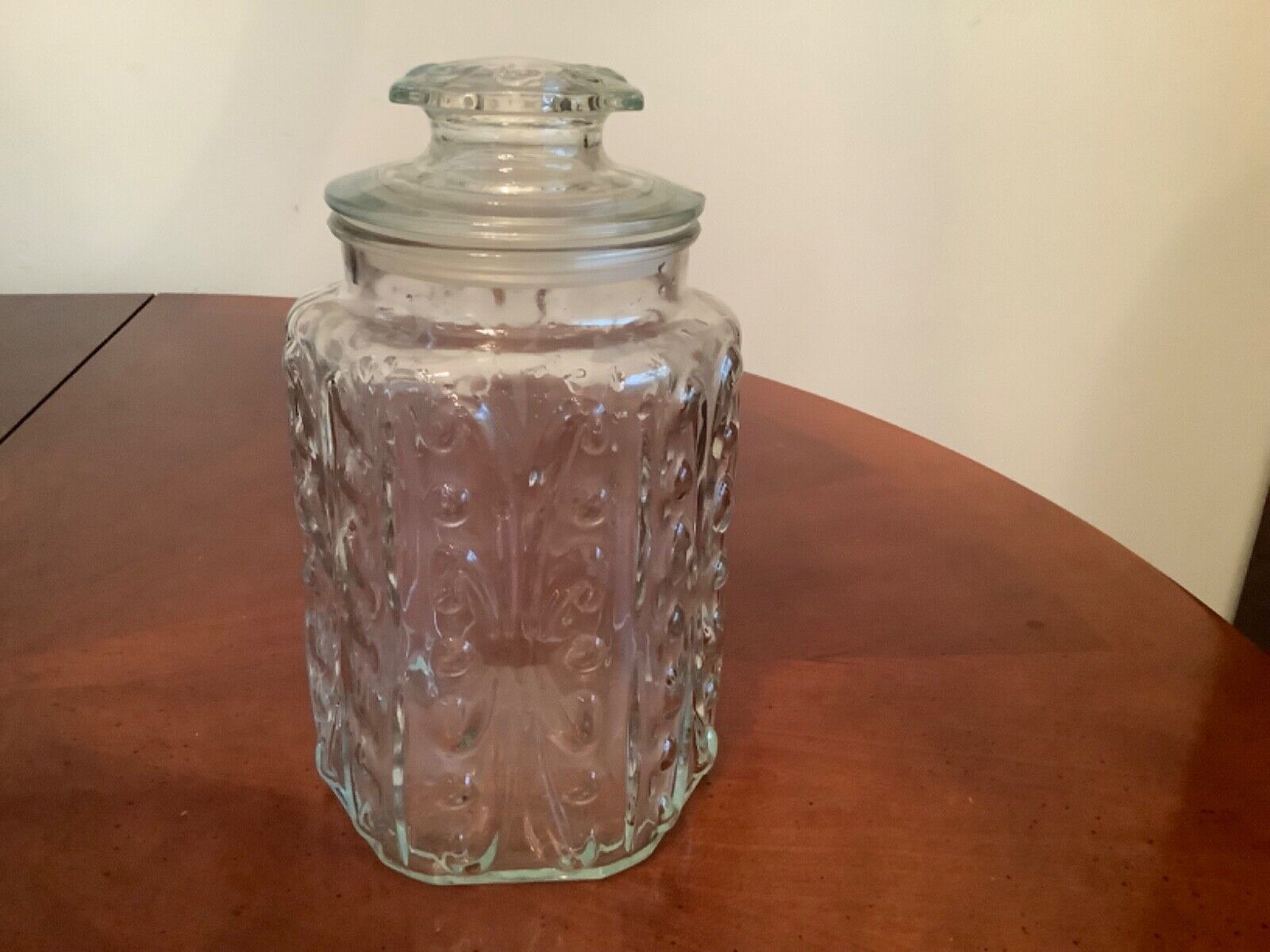 L E Smith Imperial Atterbury Scroll Clear Glass Canister Jar With Lid 9\