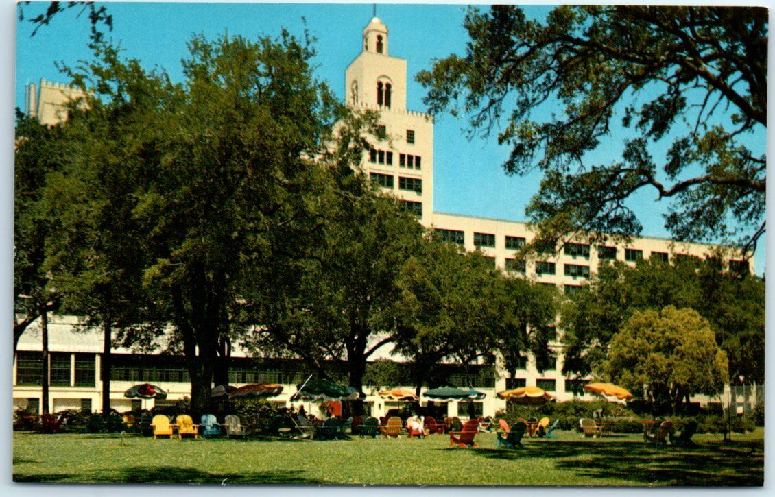 Postcard - Edgewater Gulf Hotel, Edgewater Park - Biloxi, Mississippi