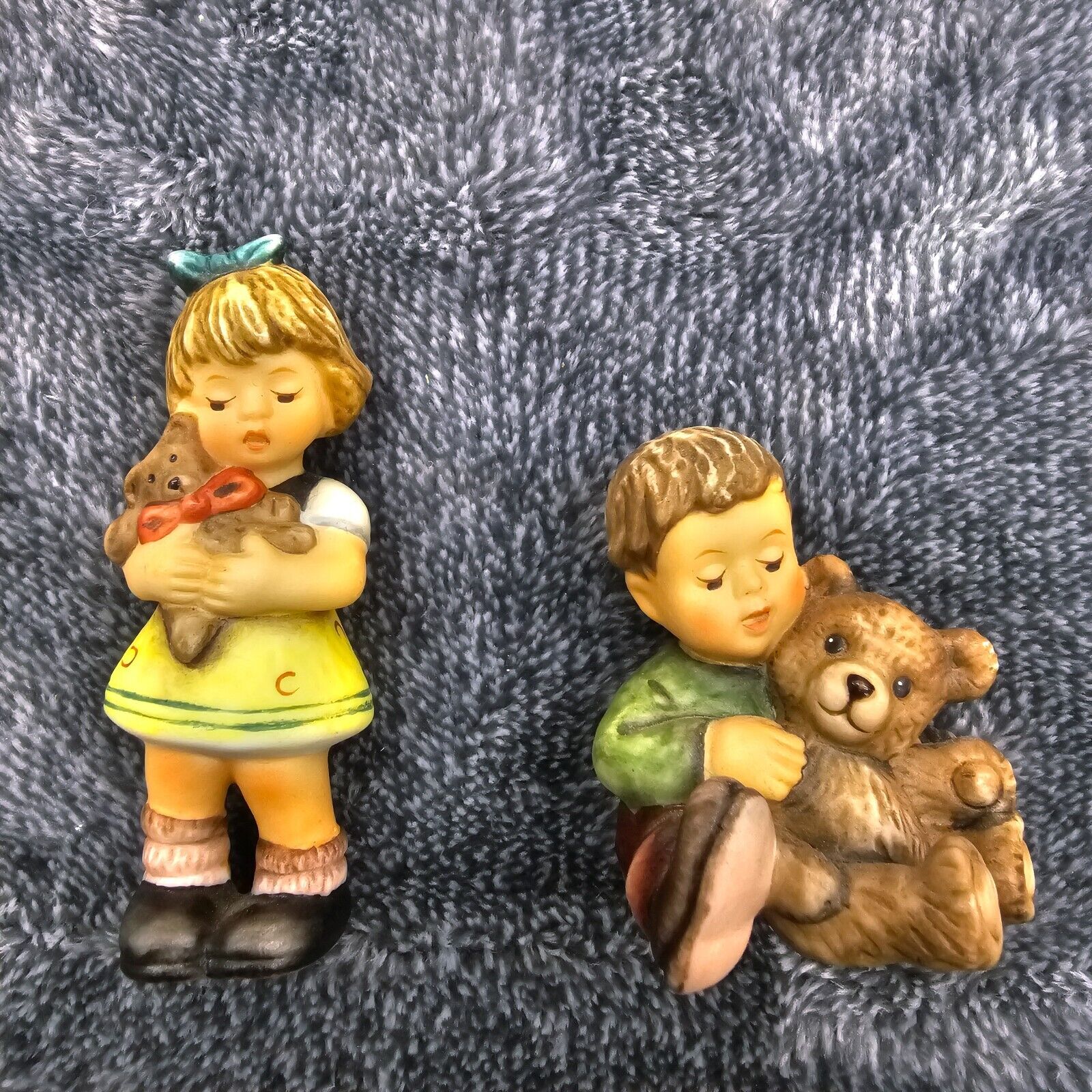 Vintage 1999 Goebel Berta Hummel figurine set warm bear hugs cuddle for Teddy
