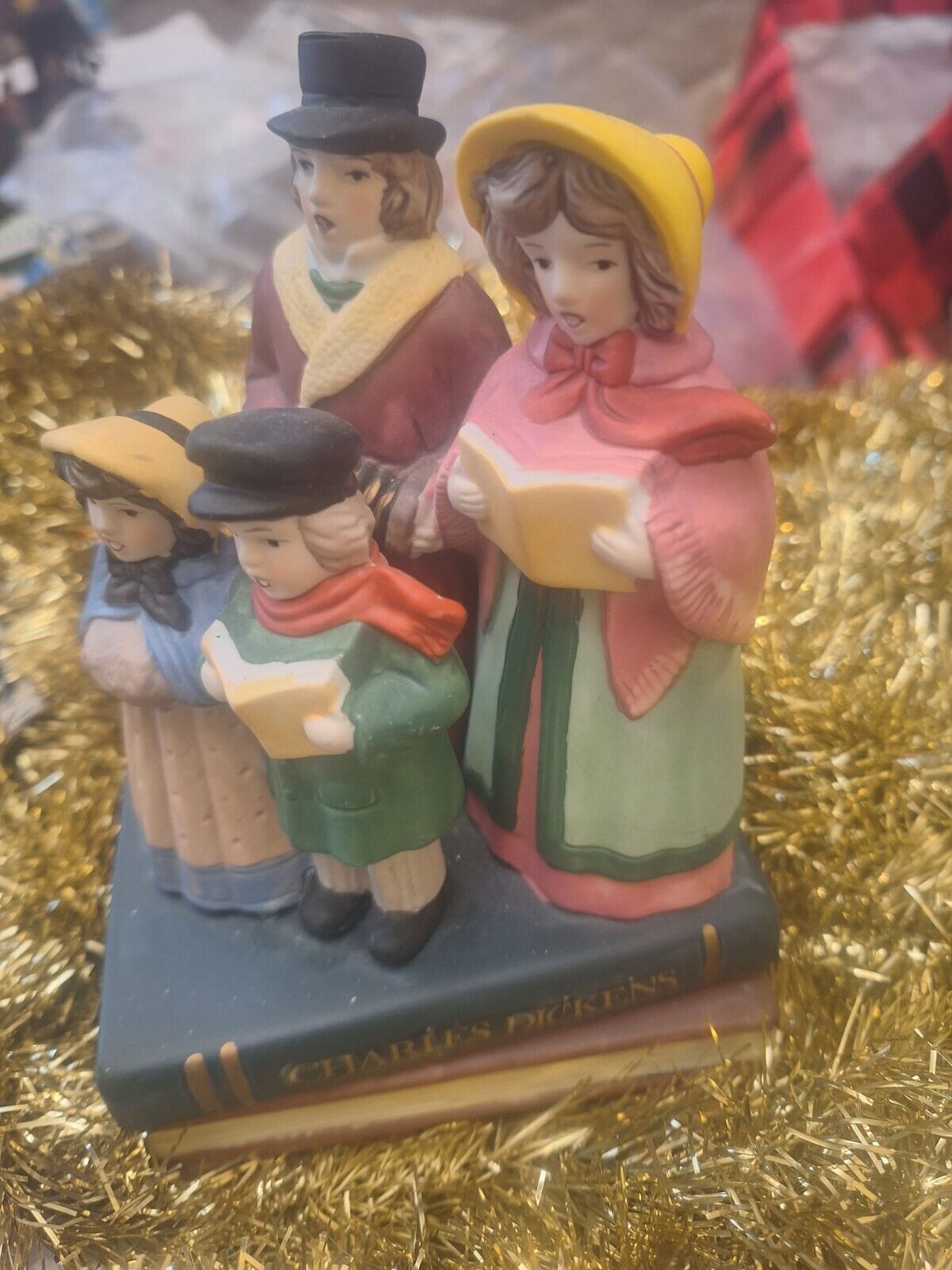 Charles Dickens Musical Christmas Carolers