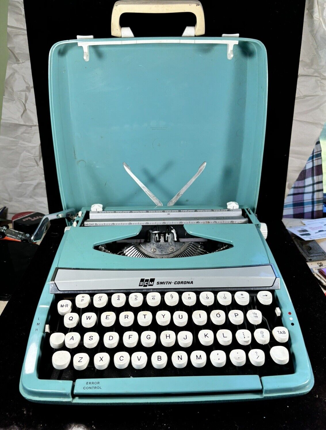 1960’s Vintage Turquoise Smith Corona Corsair Deluxe Manual Portable Typewriter