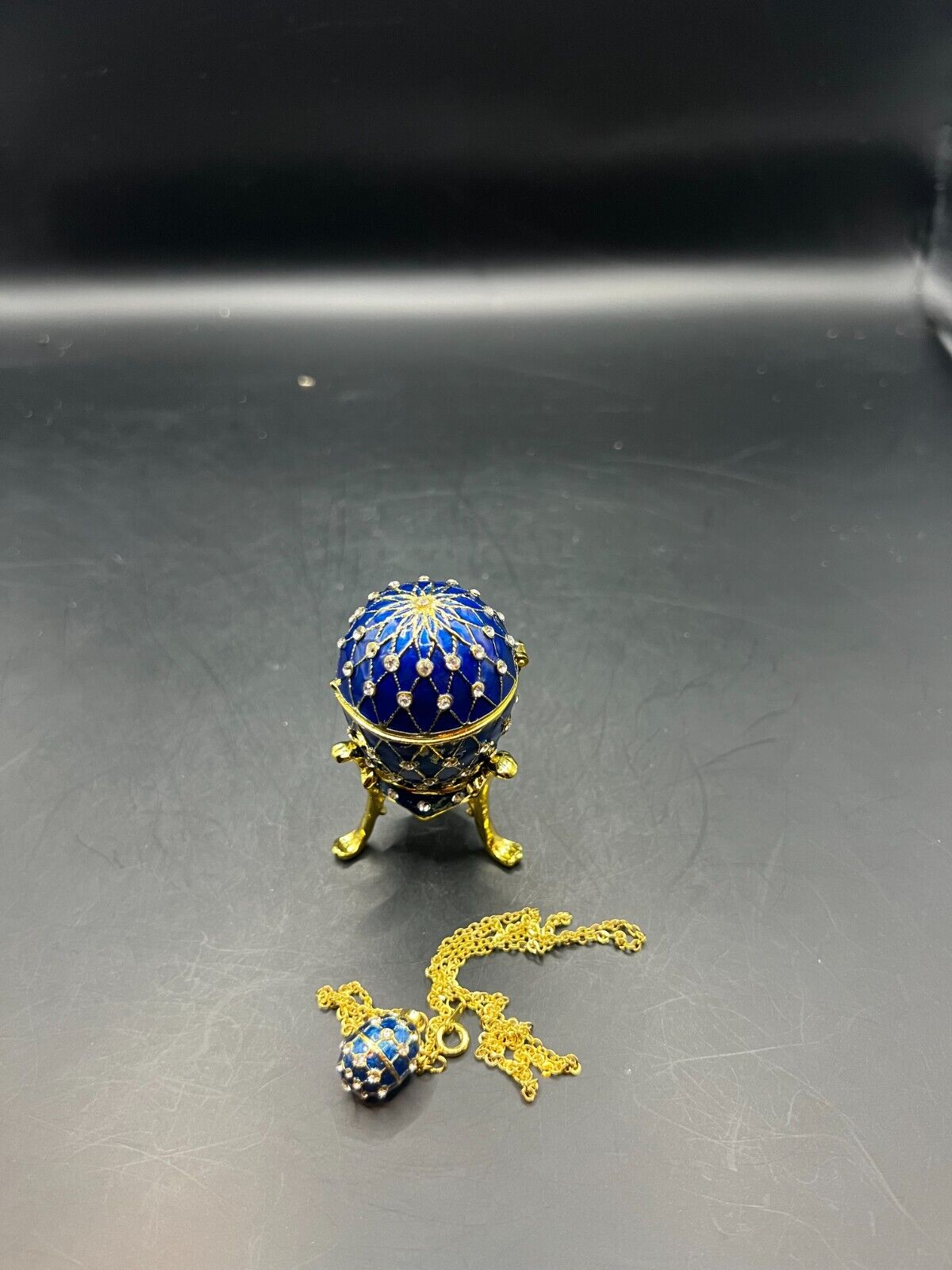 Kingspoint Design Egg Trinket Blue With Necklace Original Box 62663