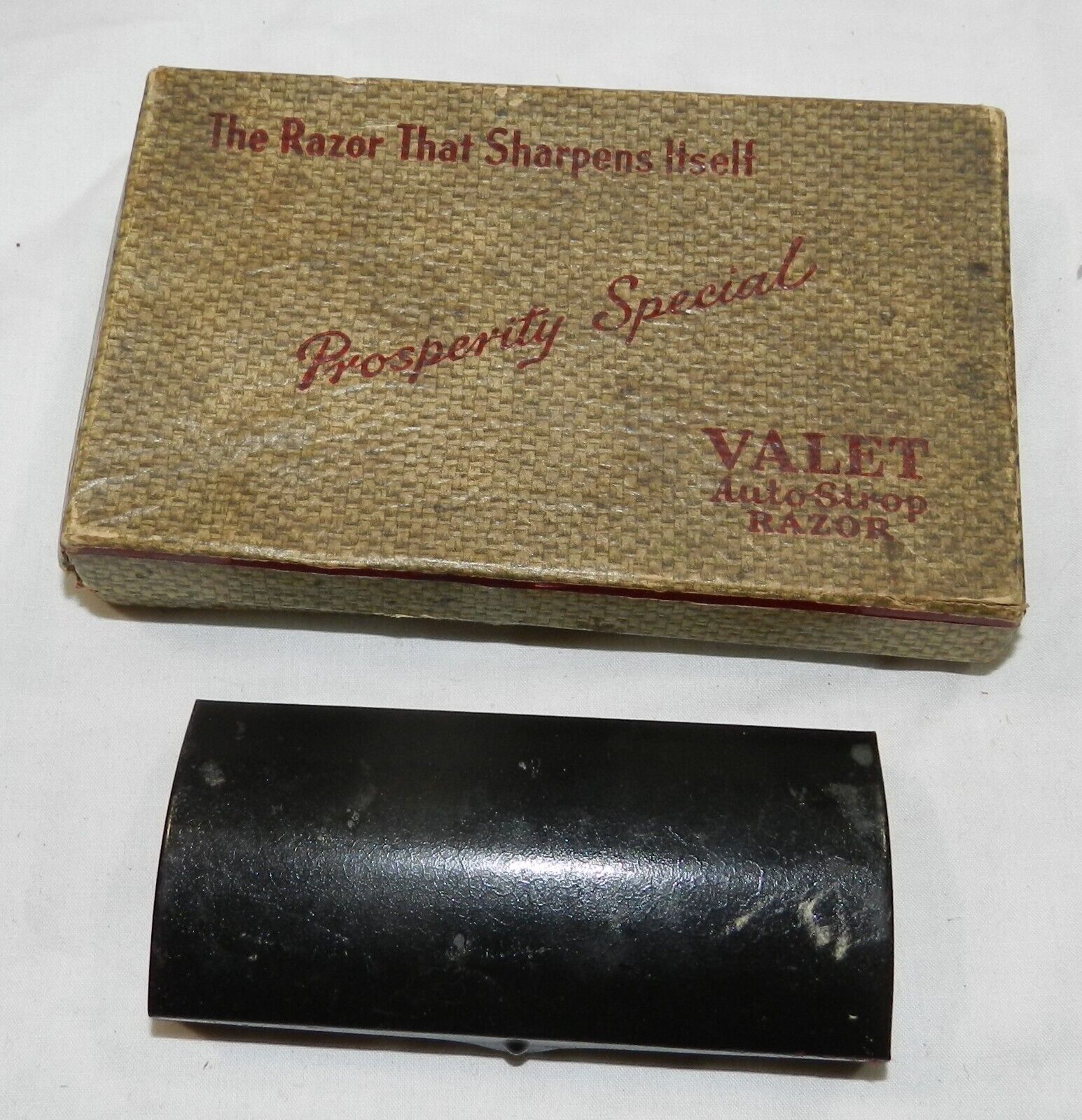 Lot of 2 Vintage Valet Auto-Strop safety Razors with boxes