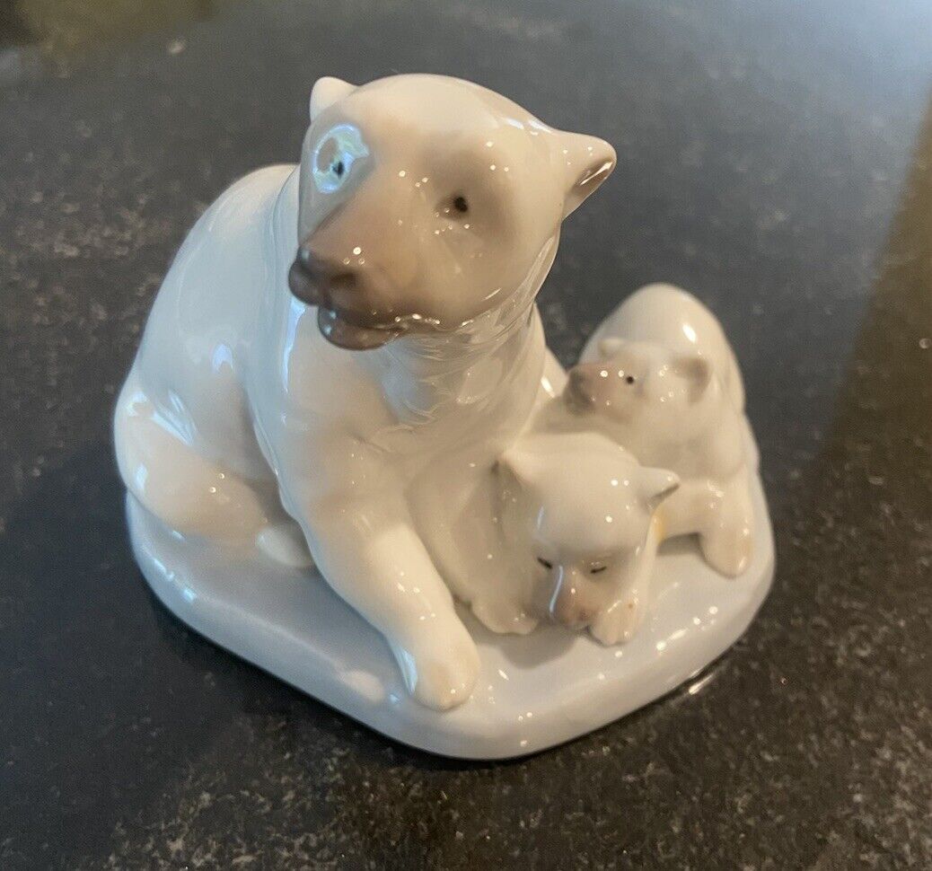 Vintage 1986 Lladro Spain Mother Polar Bear & Polar Bear Cubs Porcelain Figurine