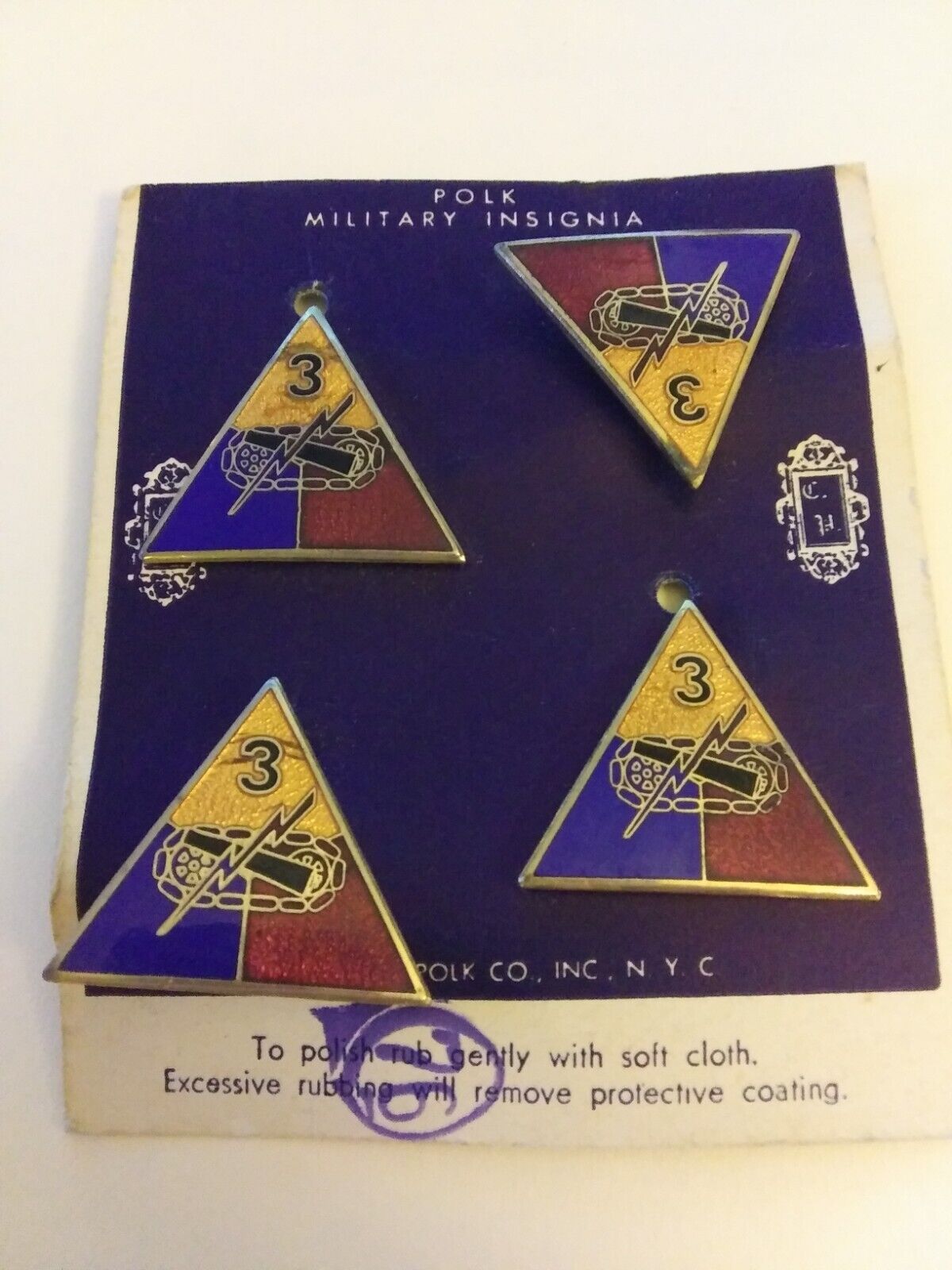MI008-WW2 US Army 3rd Armored Division Lapel Pins Four In Original Package