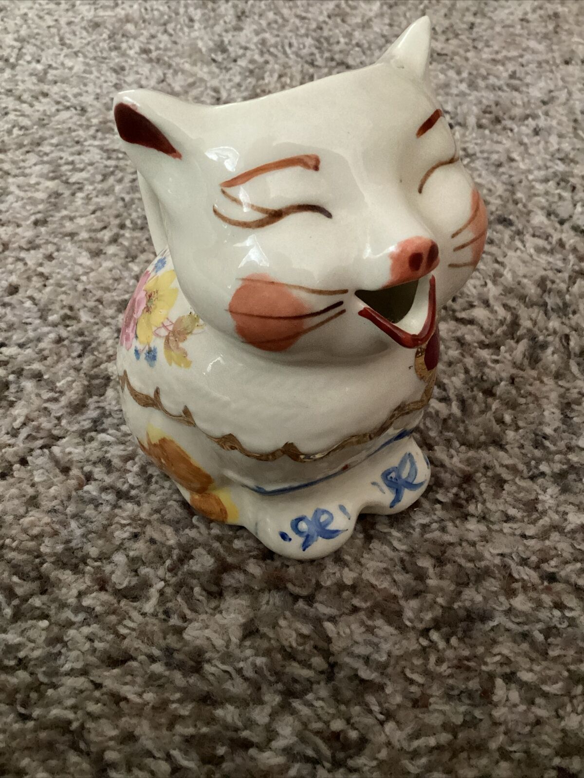 RARE 1940 Shawnee Pottery Puss \'n Boots Creamer Pitcher Gold + Floral Details