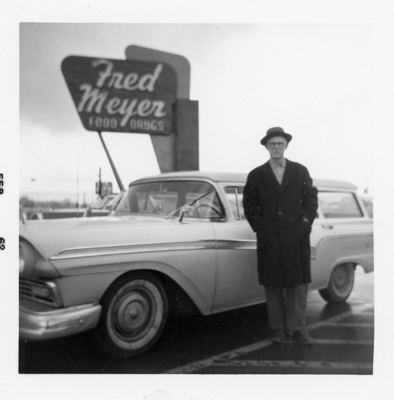 Fred Meyer Store Sign 1950\'s Car Man Found Photo Original Vintage