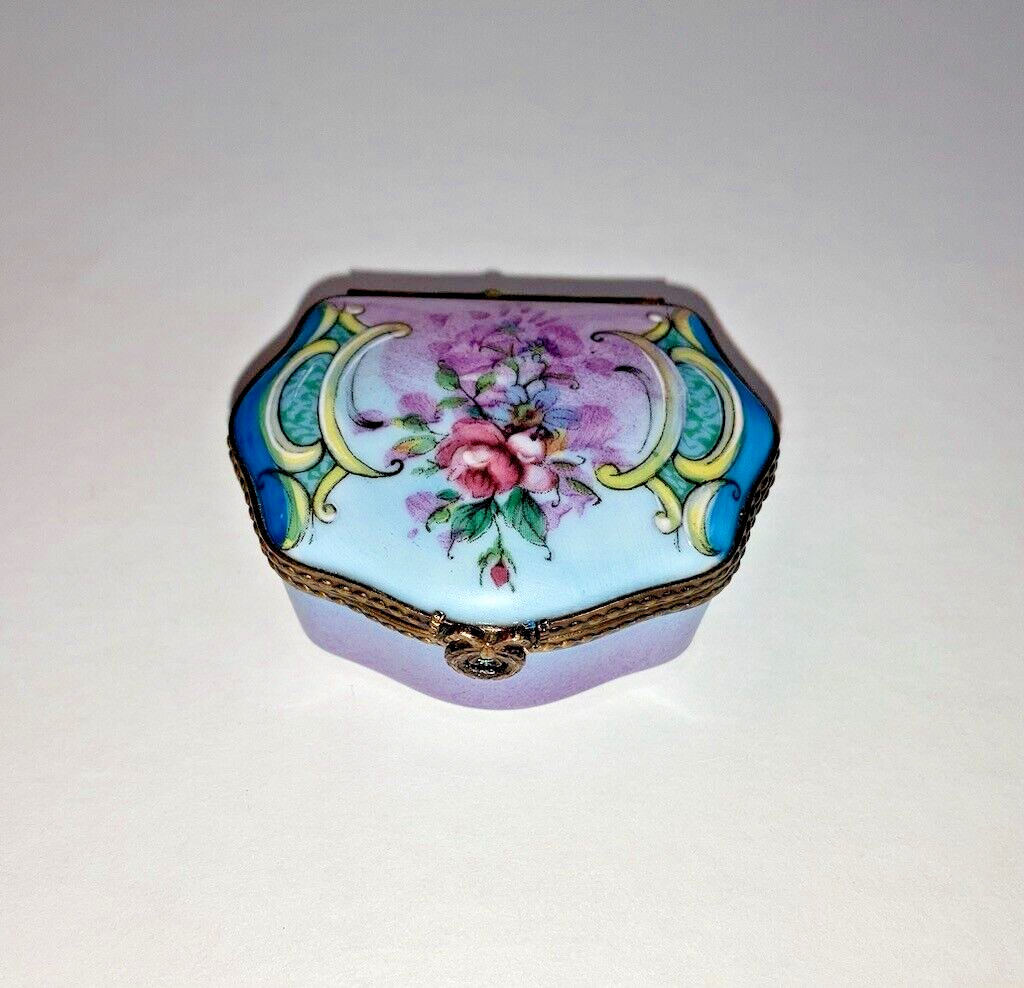 Vintage Limoges France Porcelain Hinged Trinket Box, Flowers Rehausse Main