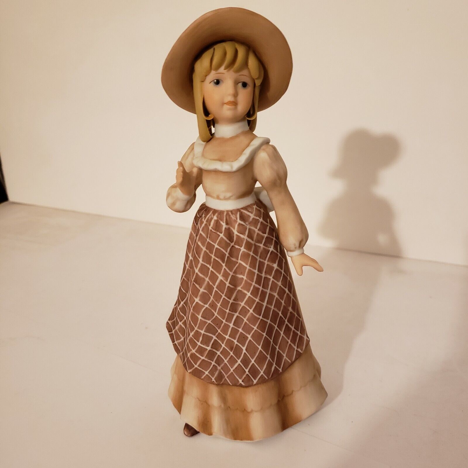 Vintage RR Roman Porcelain Girl Figurine Country Charmers 1982 Tan/Brown