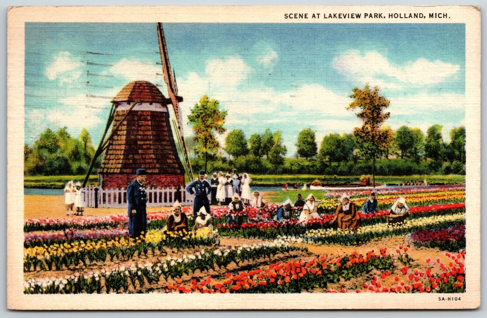 Scene at Lakeview Park, Holland, Michigan - Postcard