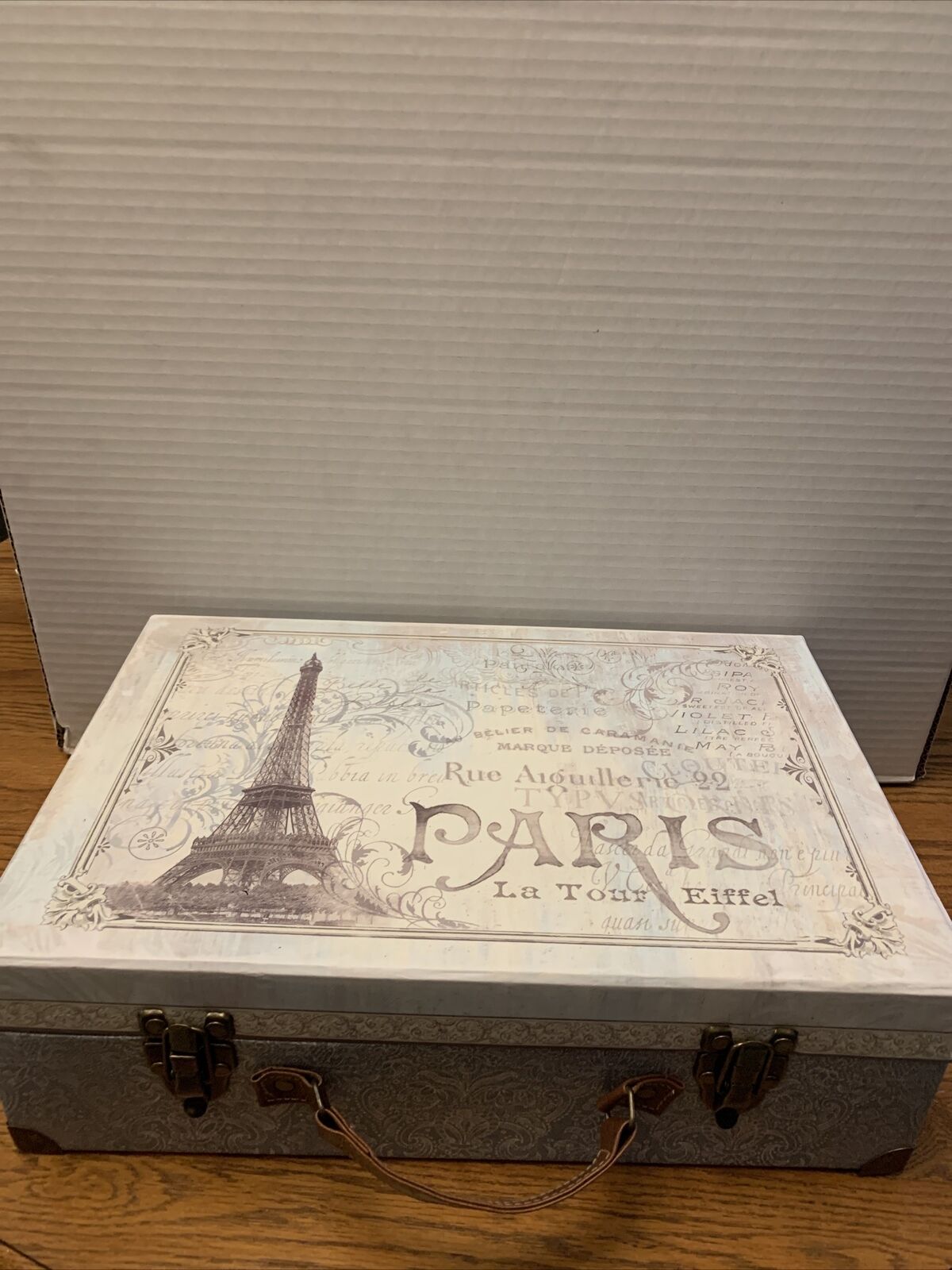 Large Paris Theme Keepsake Box/ Suitcase Pre-Owned 
