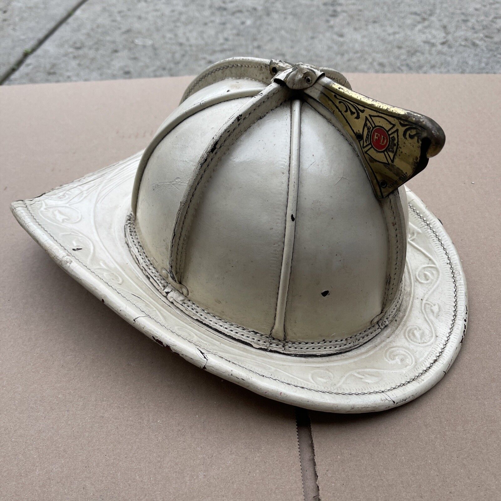 VINTAGE CAIRNS AND BROTHER 5A LEATHER FIRE HELMET FIRE WHITE FIREMAN