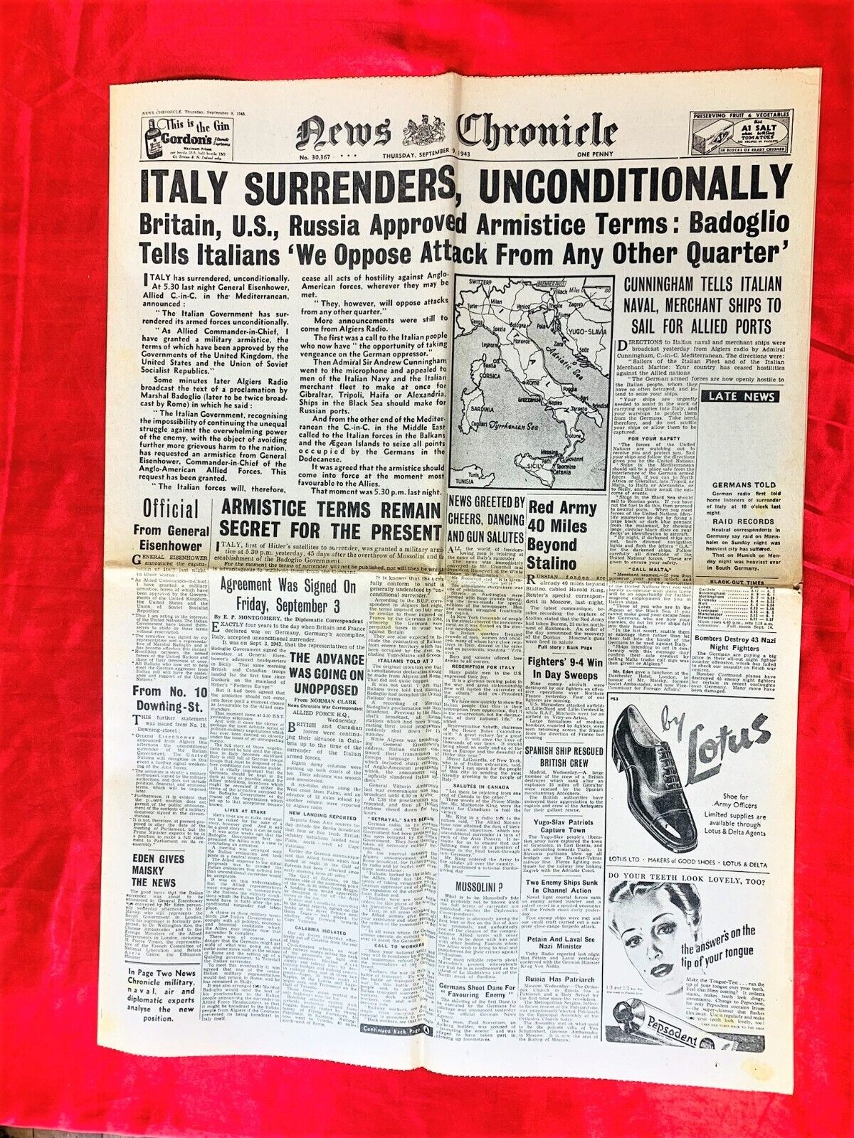 Original Wartime Newspaper - Italy Surrenders - News Chronicle - 09/09/43