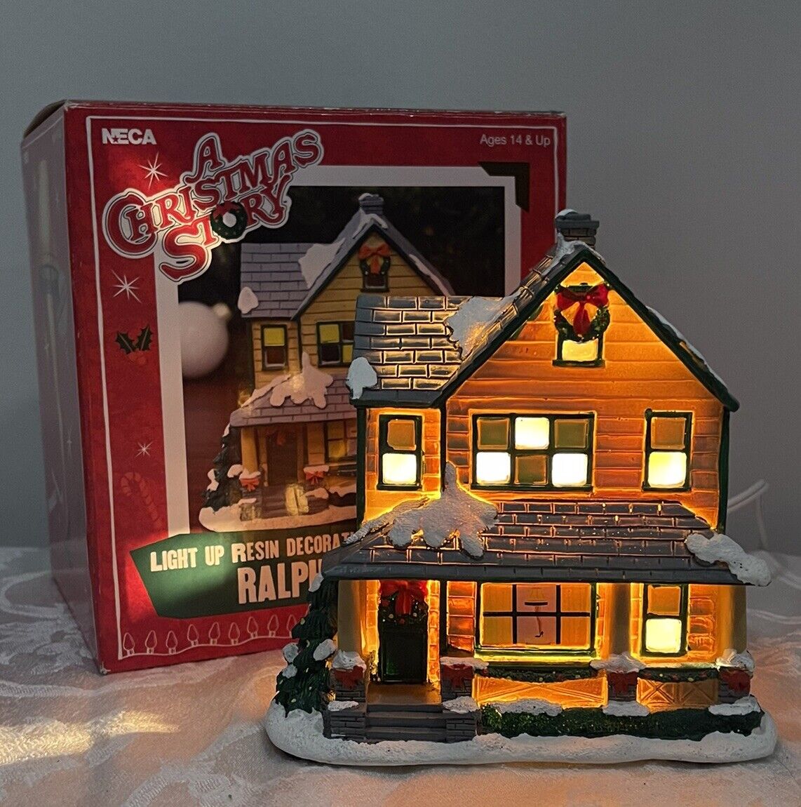 A Christmas Story Ralphie's House NECA Light Up Resin W/Box Lights Working