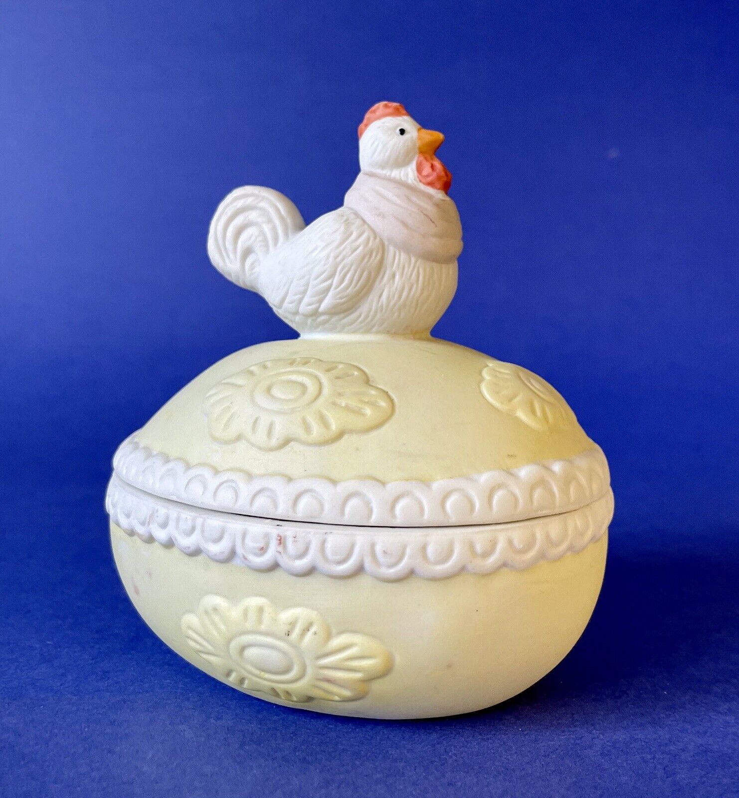 🐓Bisque Chicken Covered Box TAIWAN Roosting on EASTER EGG Vintage Candy Holder