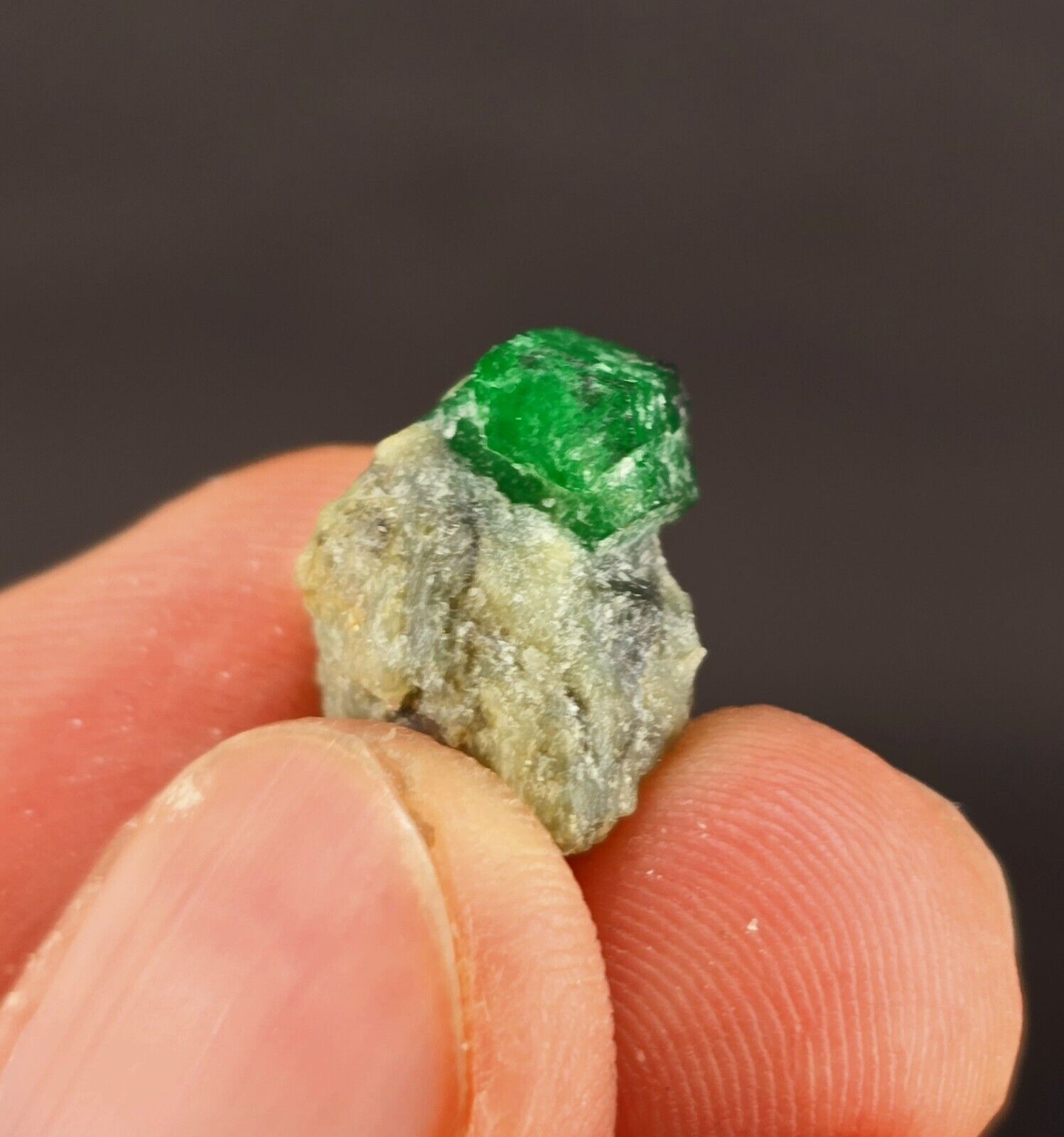  Emerald Crystal Specimen Well Terminated 100% Perfect 15-CT @Swat Mine,Pakistan