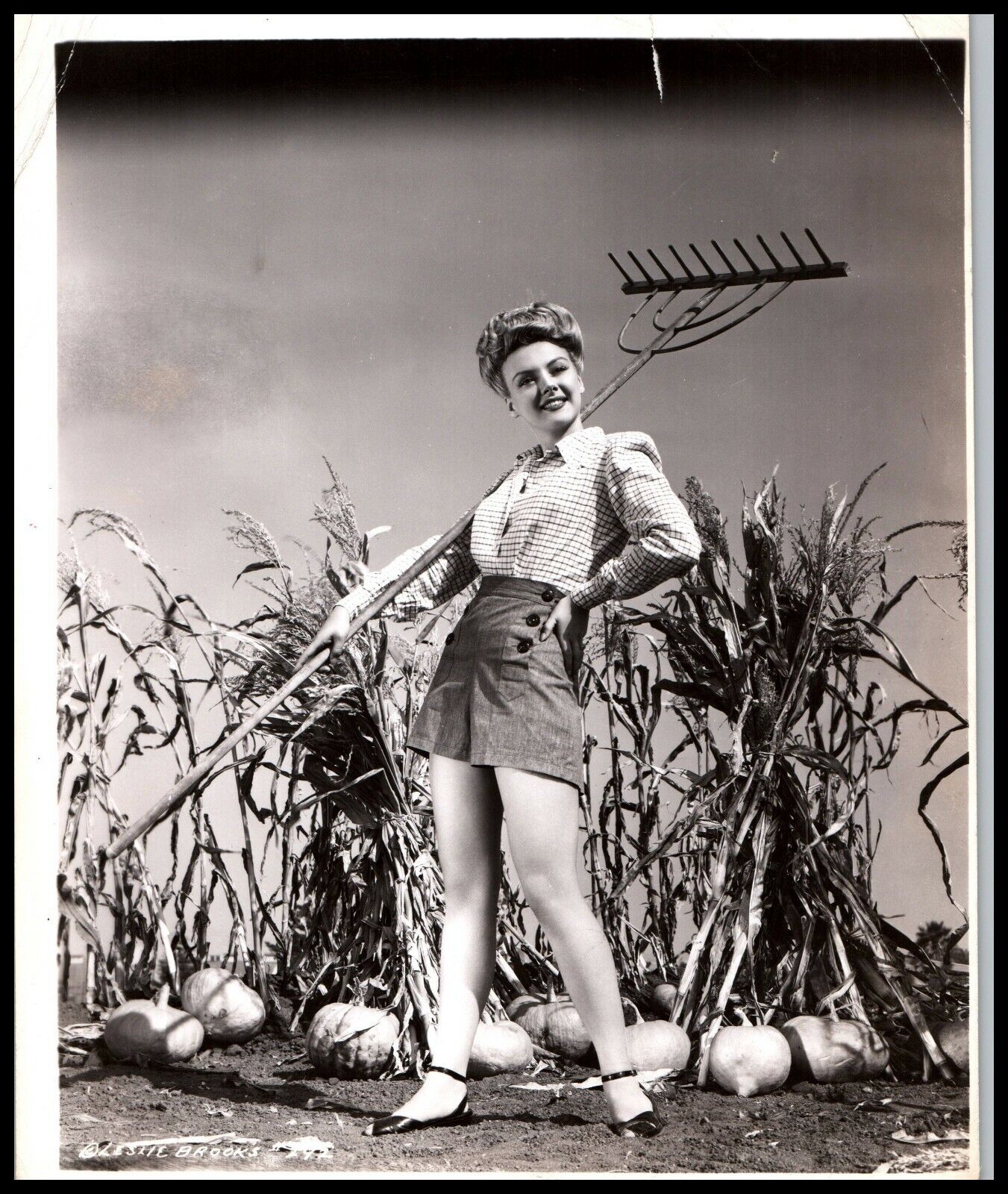 Hollywood Beauty Leslie Brooks Sexy Leggy Barefoot 1940s PORTRAIT ORIG Photo 408