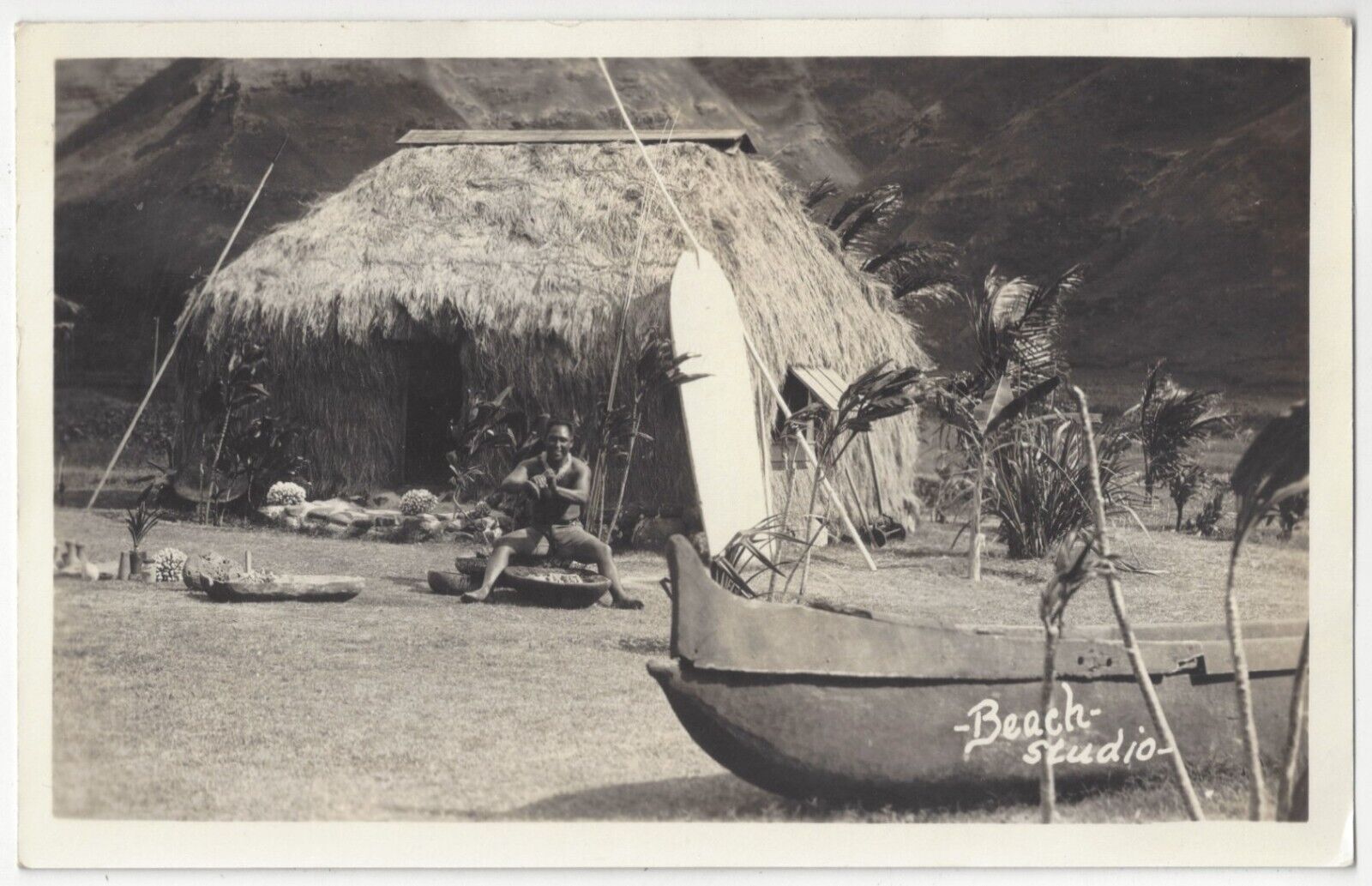 1920\'s Oahu, Hawaii REAL PHOTO Native Man & Surf Board, Outrigger - Old Postcard