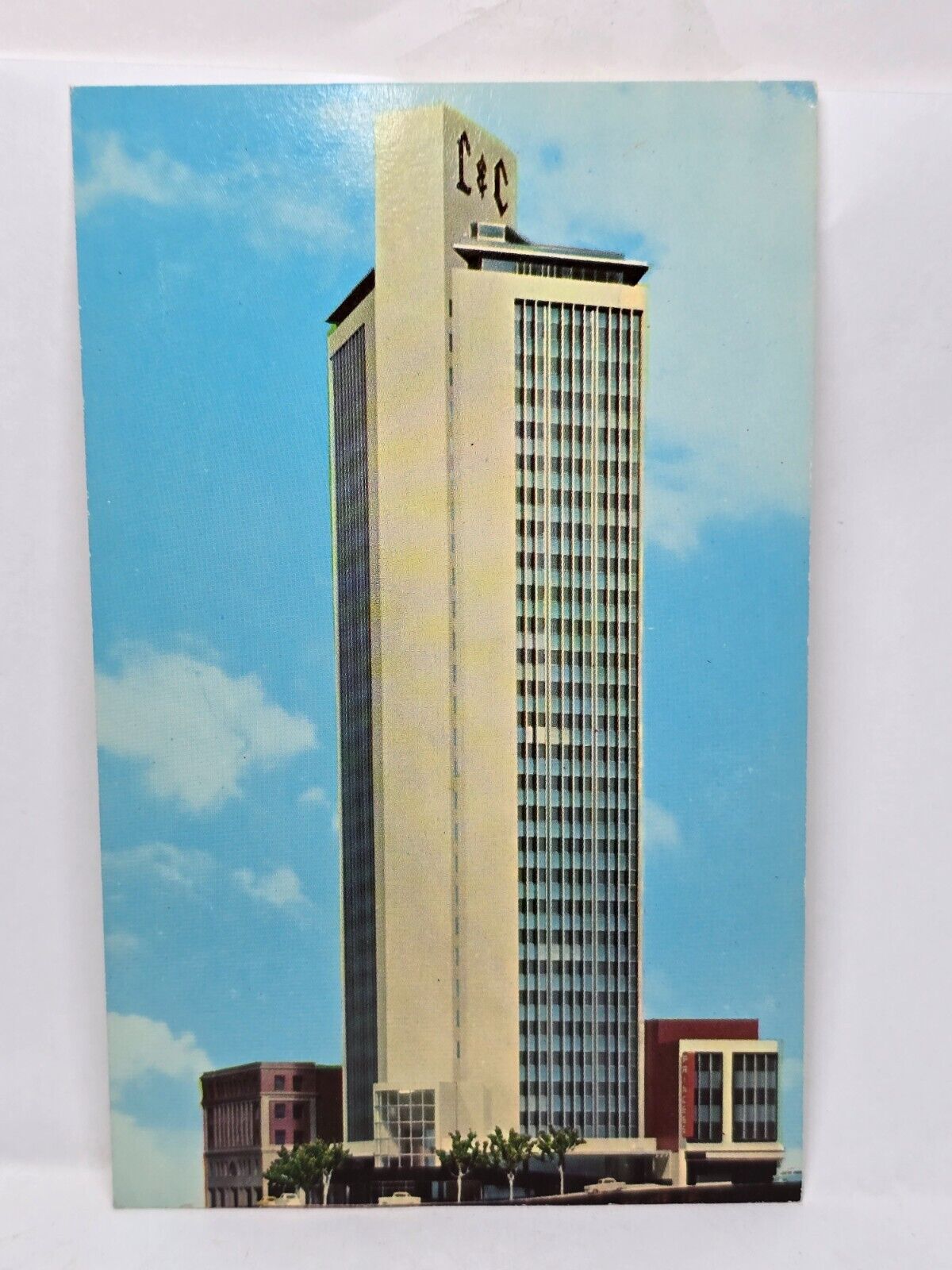 Vintage Postcard - Life and Casualty L&C Insurance Tower Nashville Tennessee TN