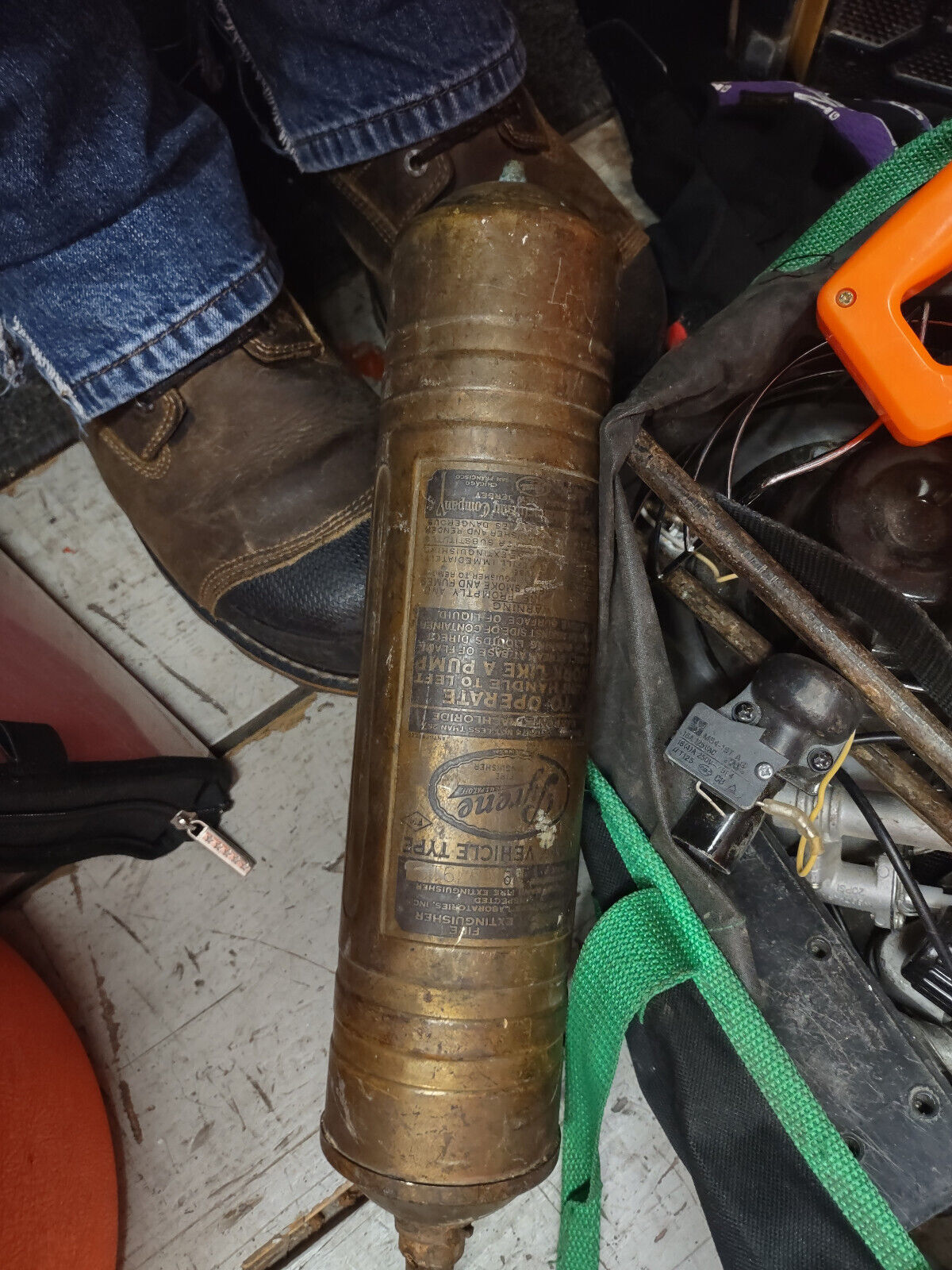 Antique Vintage Pyrene Brass Fire Extinguisher 1 qt W/Wall Mount Empty