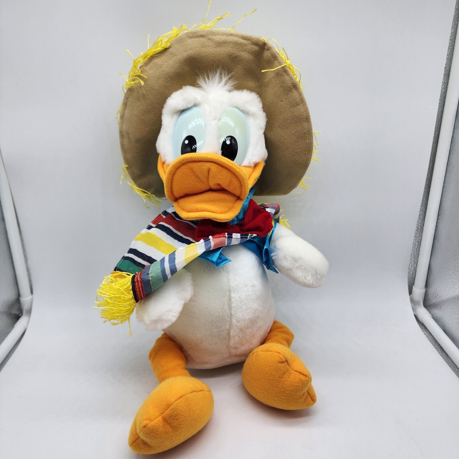 VNT Disneyland Donald Duck Mexico Plush