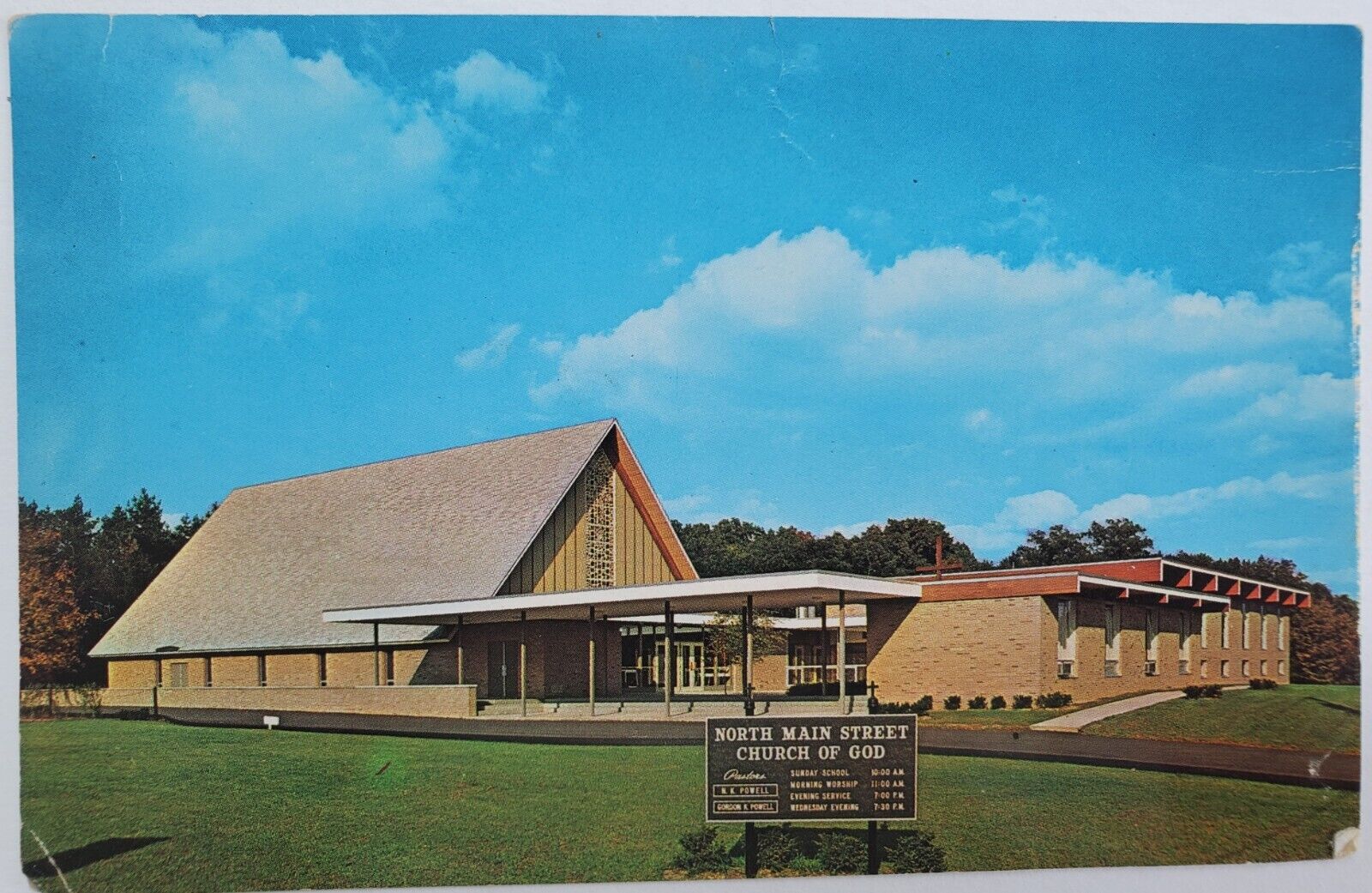 Butler, PA  North Main Street Church of God Vintage Chrome Postcard c9