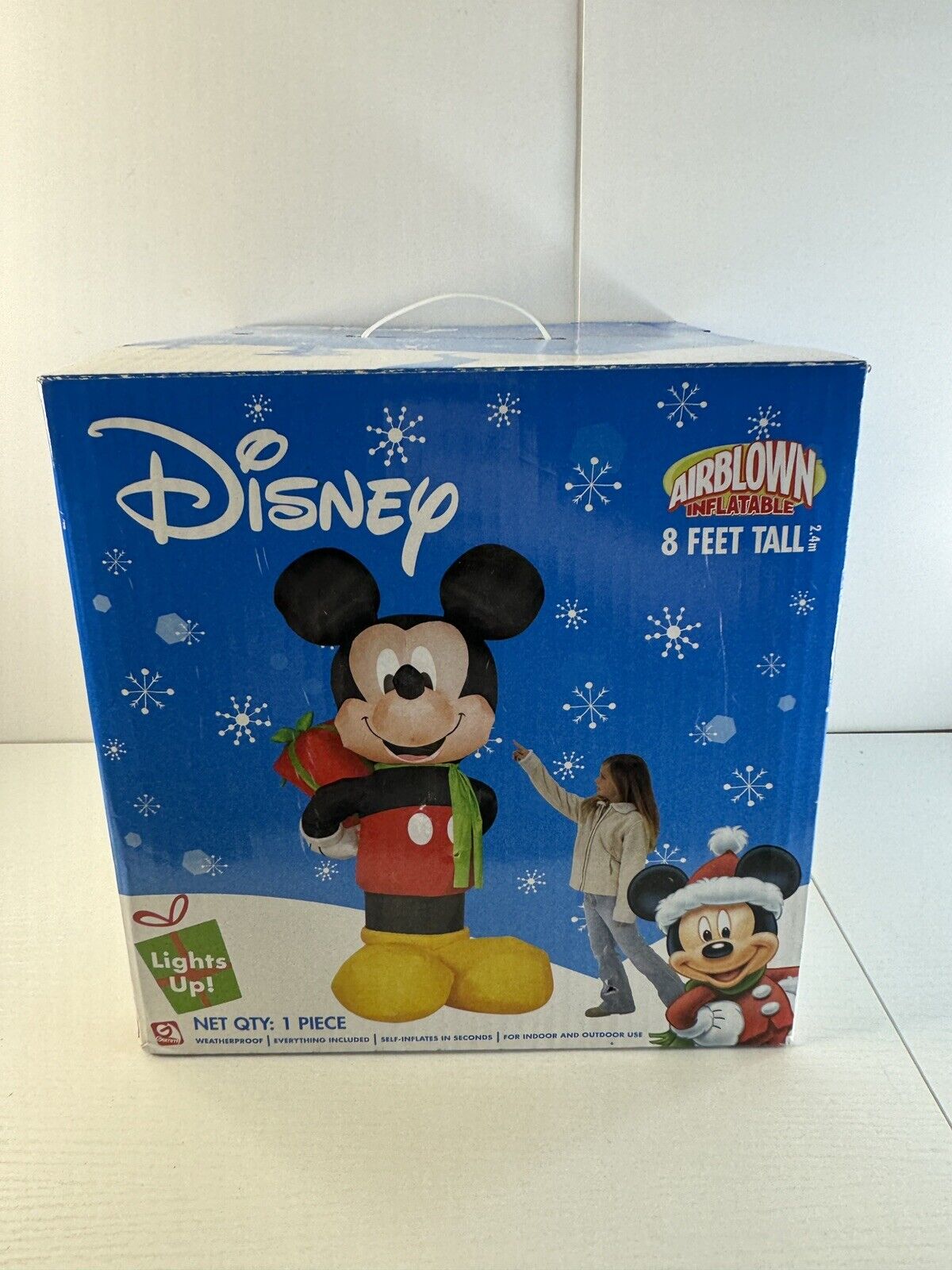 2007 Gemmy 8’ Mickey Mouse Holding Present Lighted Christmas Inflatable Airblown