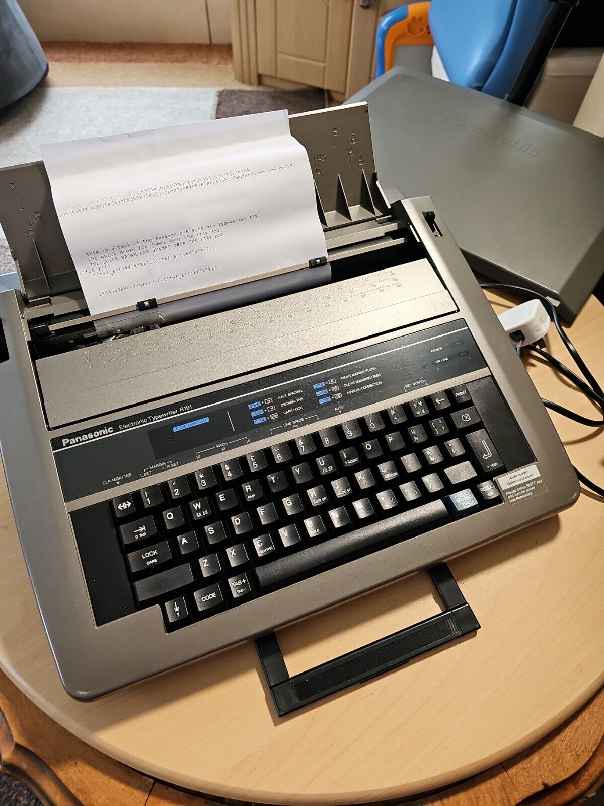 Panasonic Electronic Typewriter R191 Working but missing two knobs