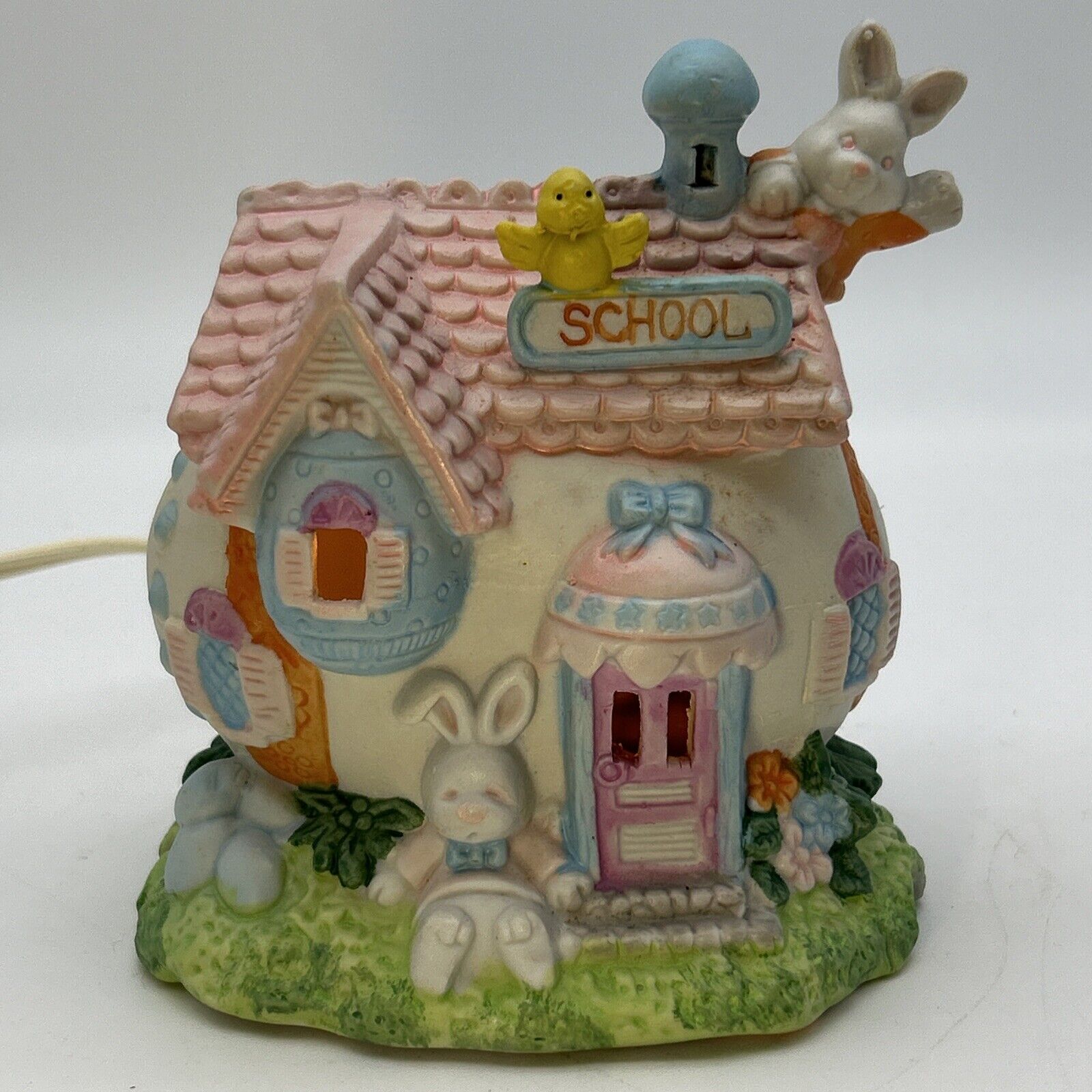 Vintage Porcelain Easter Bunny Rabbit Light Up Village Egg House School 5\