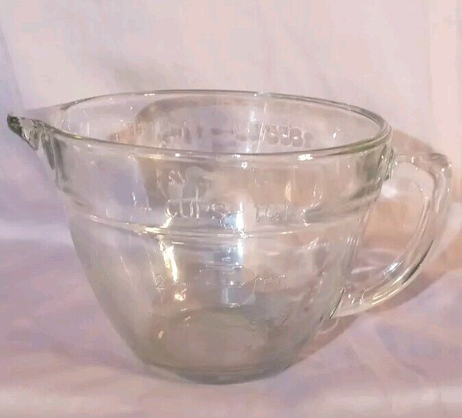Pampered Chef 4 Cup/ 1qt. Glass Measuring Cup/ Batter Bowl