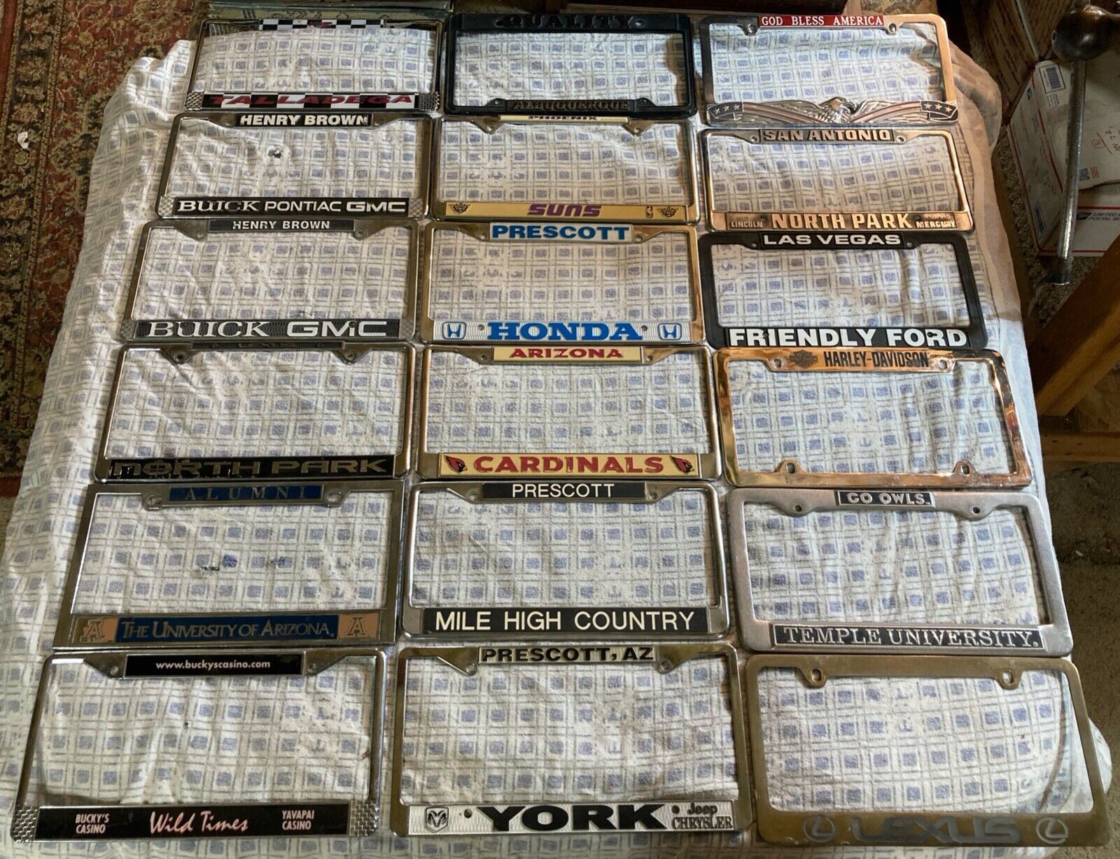 NICE COOL LOT OF 18 ARIZONA (AND OTHER STATE) VINTAGE METAL LICENSE PLATE FRAMES