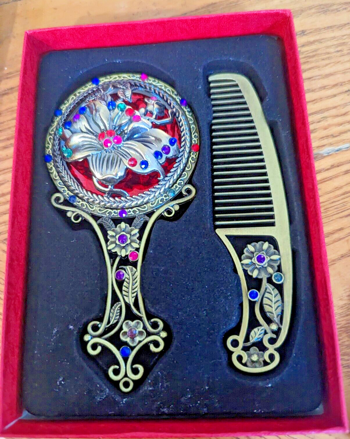 Vintage Style New Comb & Mirror Set