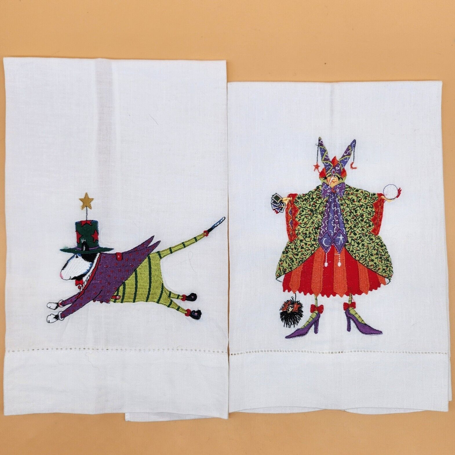 2 Patience Brewster Embroidery Fortune Teller Holiday Flying Dog Hand Towels Set
