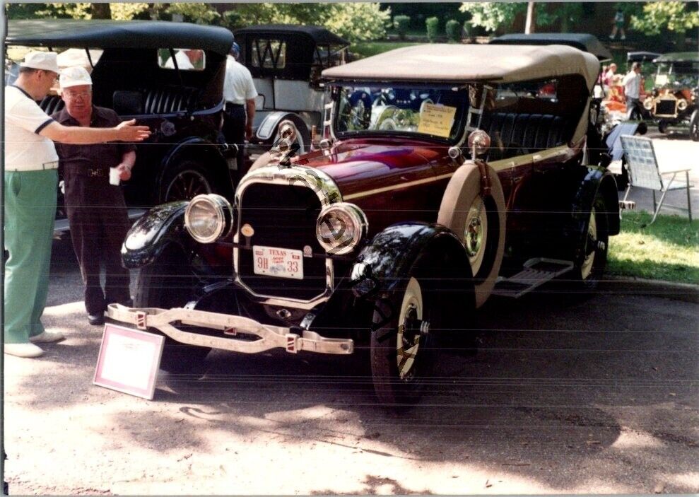 Spacious 1923 Chandler Classic Vintage Car Photo