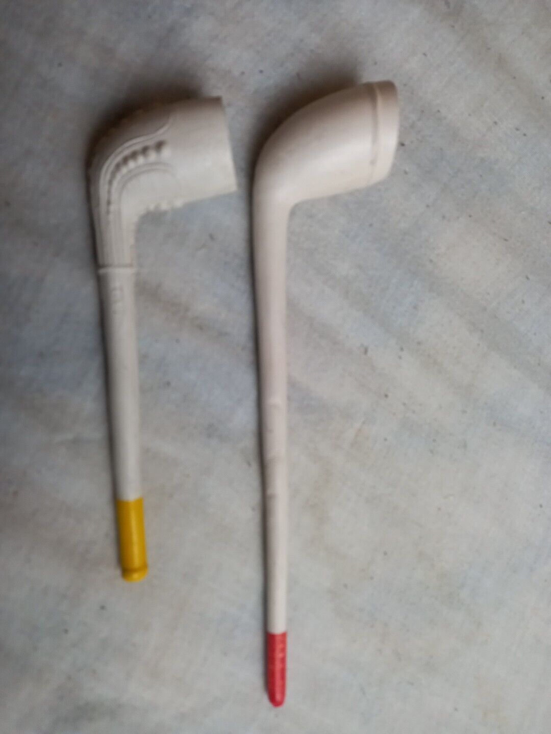 Pair of modern reproduction clay pipes- unused