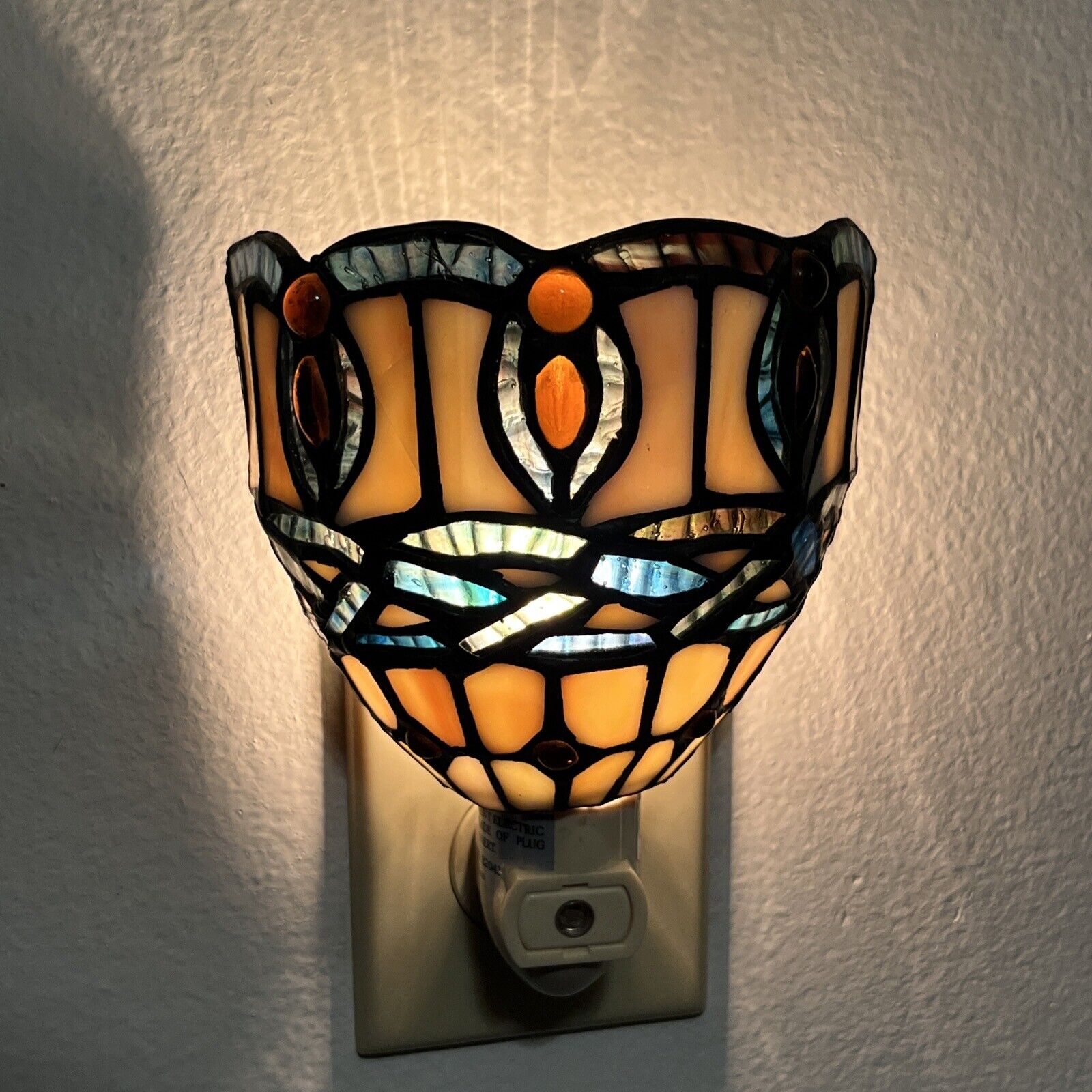 Tiffany Style Stained Glass Night Light Wall Socket Purple Flowers WORKS