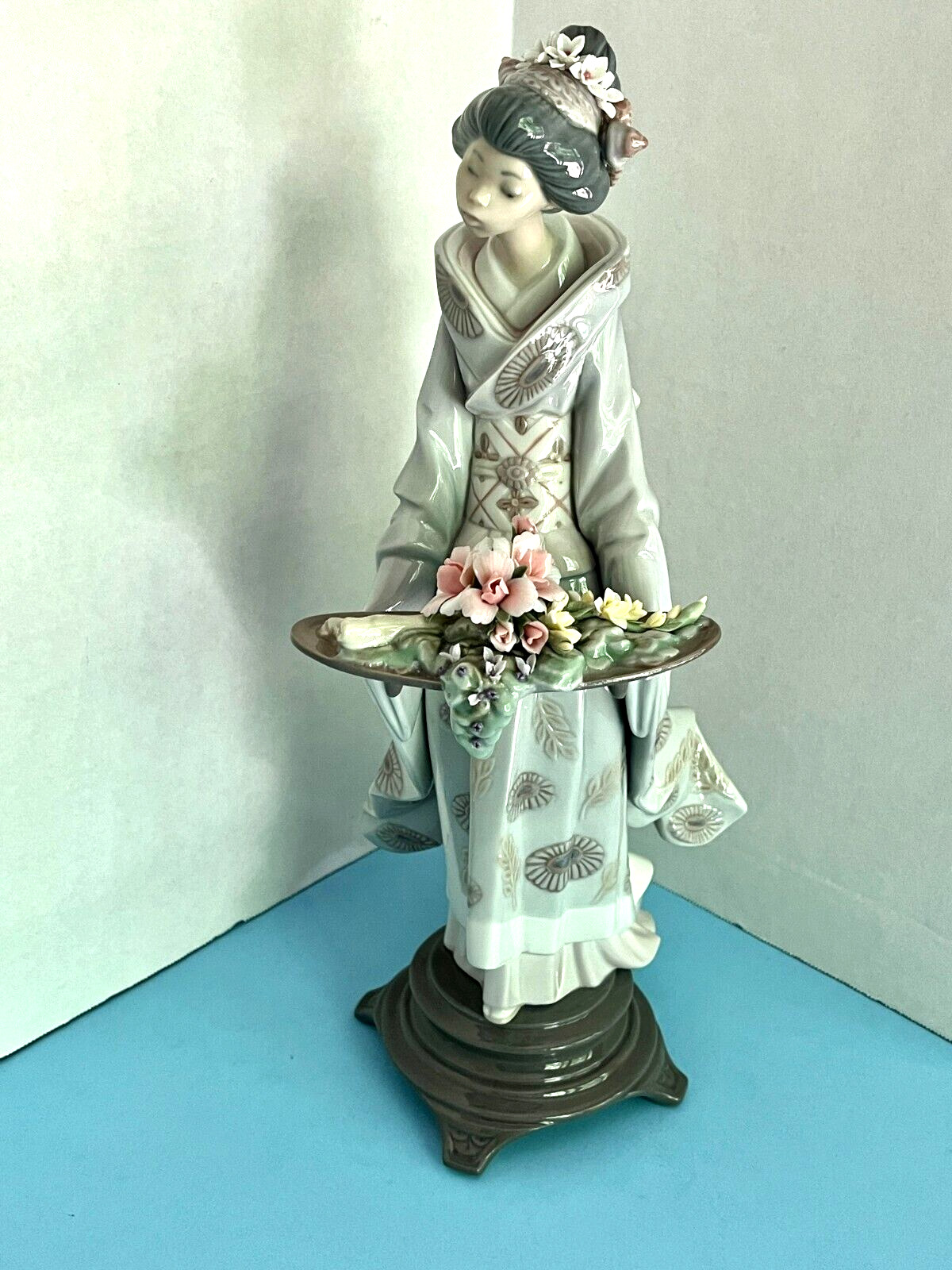 Lladro Collectible Figurine Nature\'s Gifts 5774 Asian Flowers Retired 13\