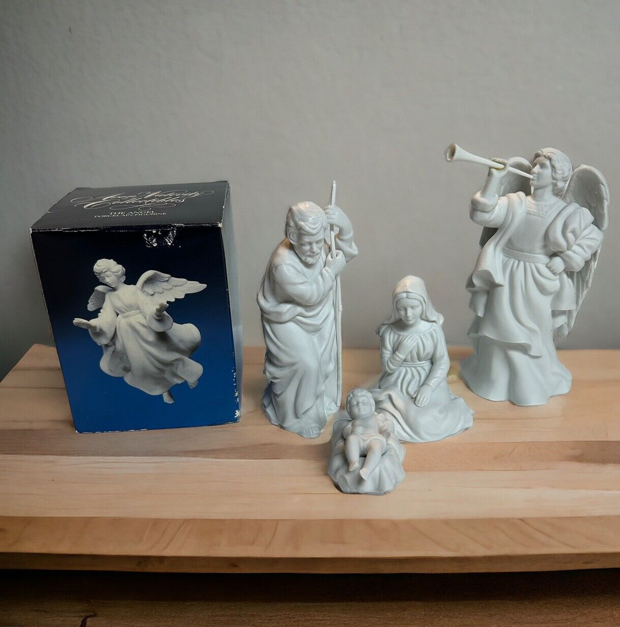 Vintage Avon 4 PC Nativity Figurines The Angel Gabriel Jesus Mary Joseph NEW