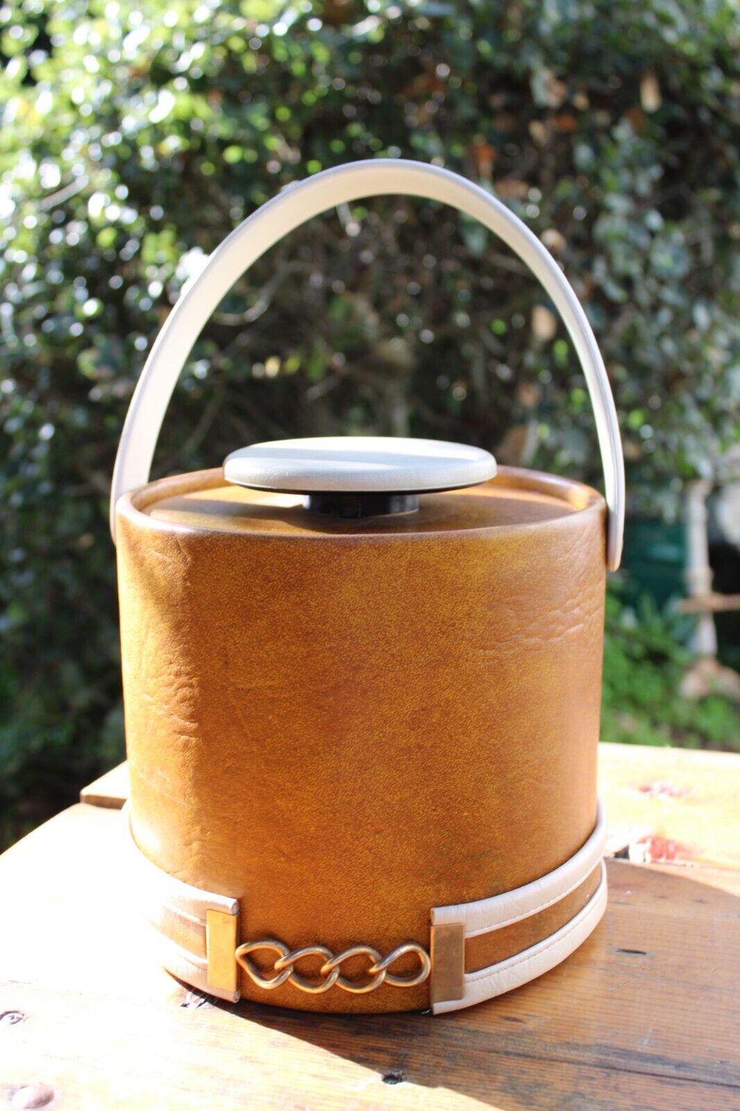 Vintage 1960s Elmar Mfg Barware Ice Bucket Chain -Cream and Brown Leatherette