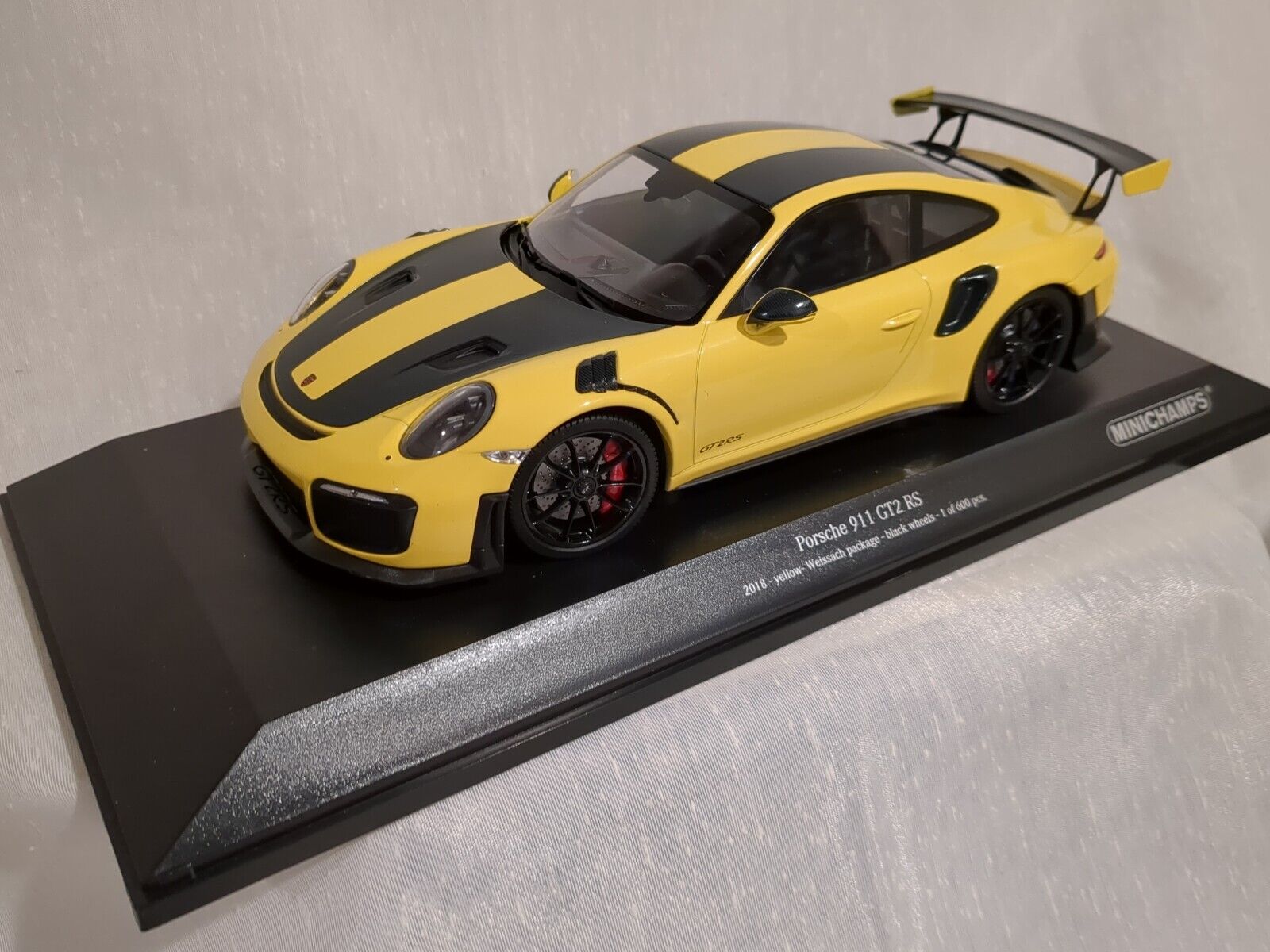 Awesome Minichamps 1/18 Scale 1 of 600 Porsche 911 GT2 RS Weissach 2018 Yellow