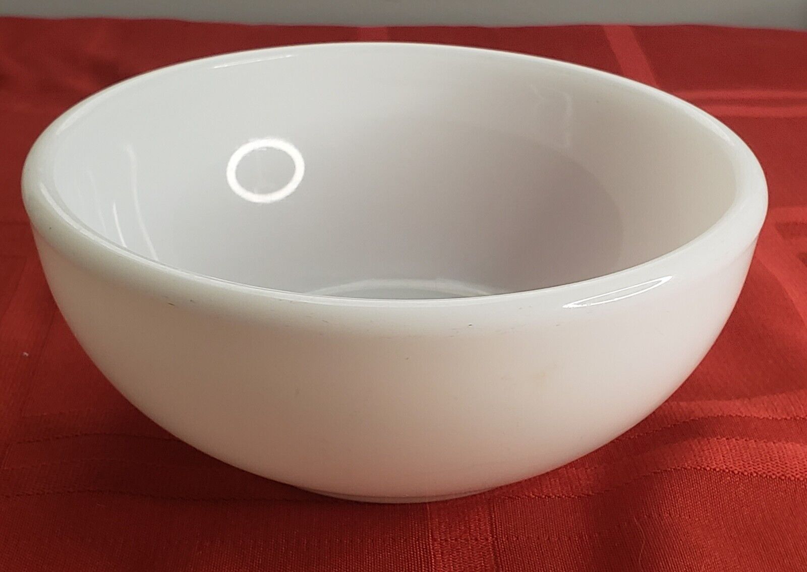 VINTAGE PYREX MILKGLASS CEREAL/SOUP BOWL MADE IN USA