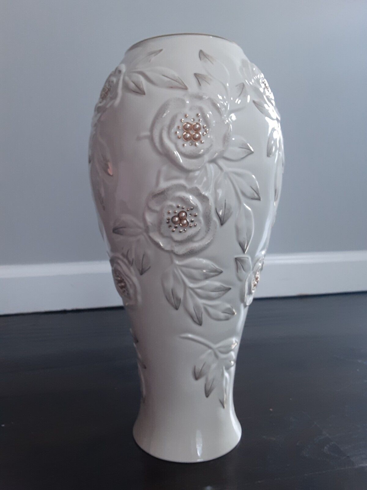 DISCONTINUED Lenox Golden Roses Large Vase