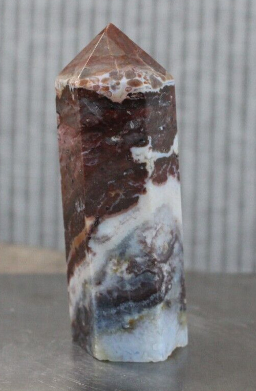 MYSTERY STONE POINT 3.18 INCHES TALL/ 102 GRAMS