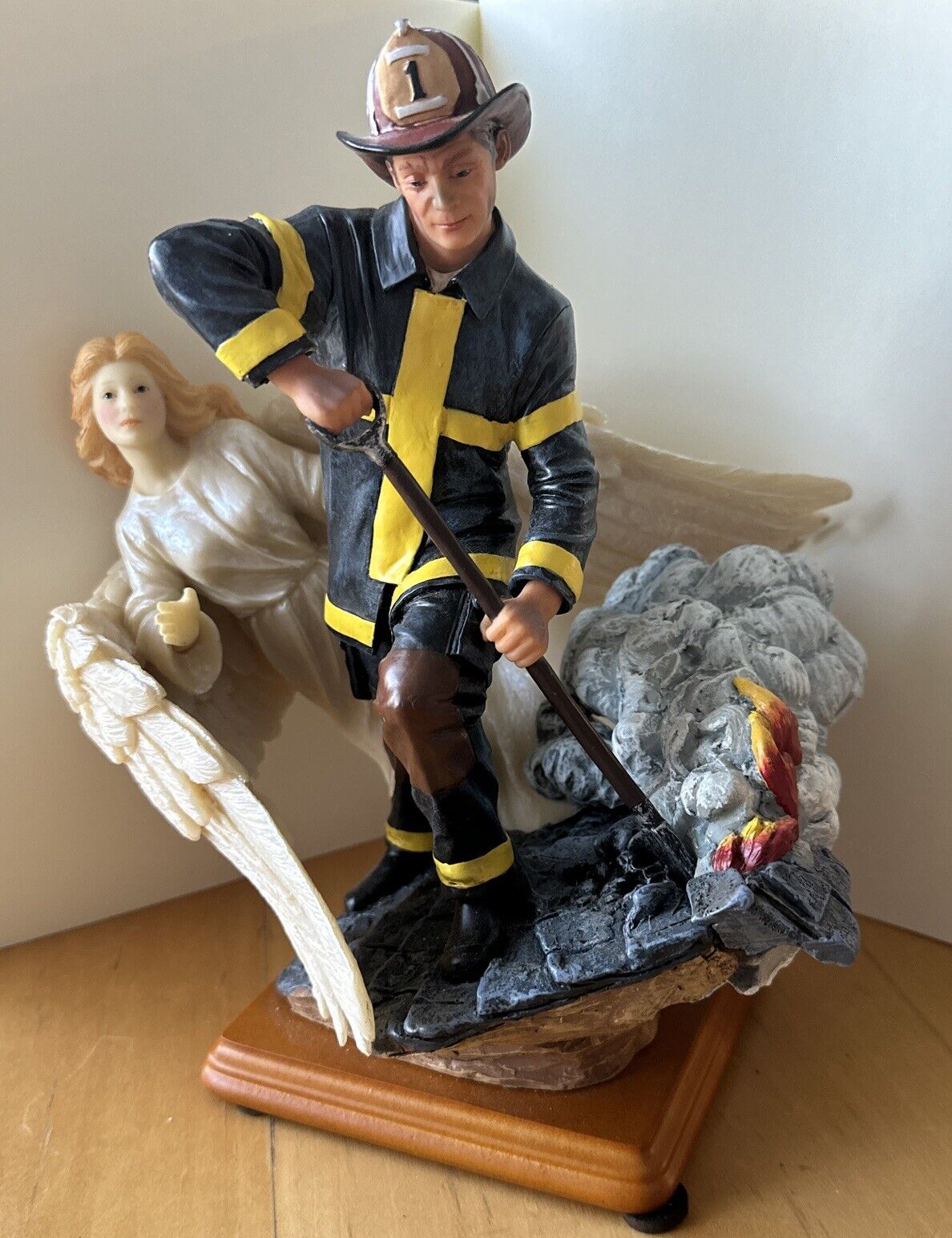 2000 Vanmark Red Hats Courage UNSEEN GUARDIAN Angel Figurine Firefighter EUC