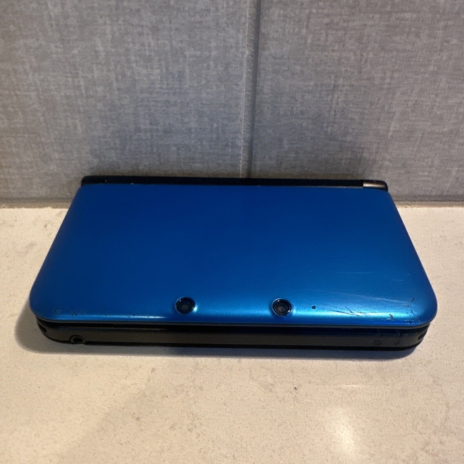 Nintendo 3DS XL BLUE Game System Charger Works No Stylus Body Damage
