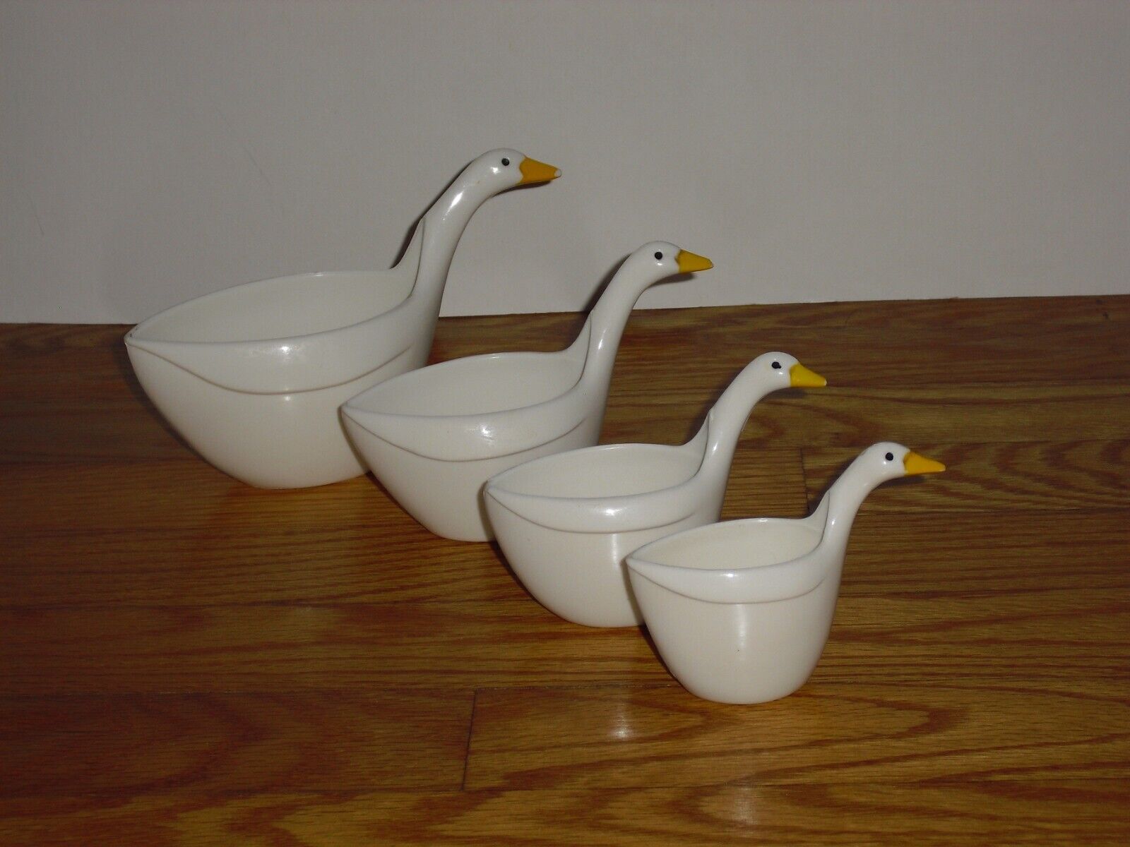 Vintage Set Melamine Geese Goose Swan Measuring Cups Stackable Nesting 1/4-1 Cup