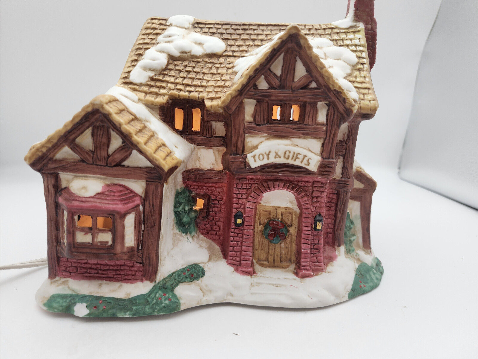 MERVYNS VILLAGE SQUARE (1993) Lighted Toy & Gift Store-w/Cord NO ORG BOX Sm Chip