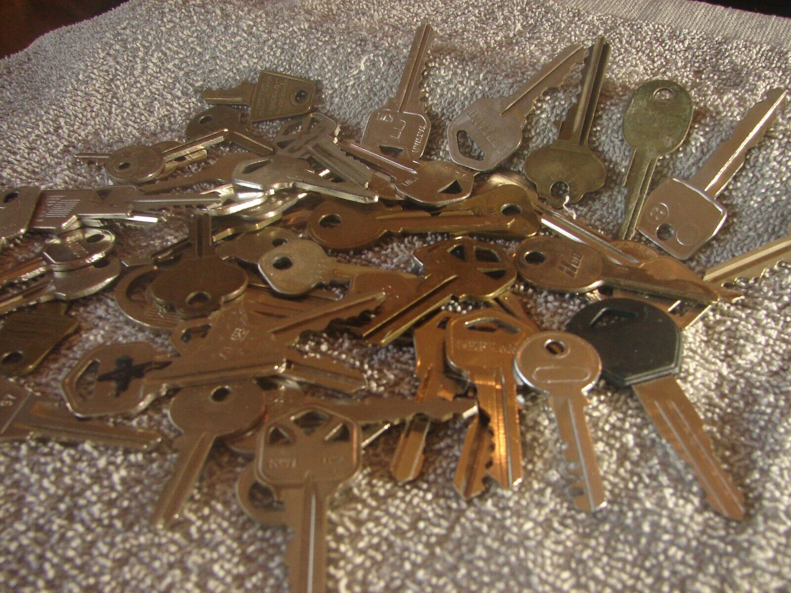 Almost 1 Pound (55) Asst. Keys, Car, House, Locks, Etc