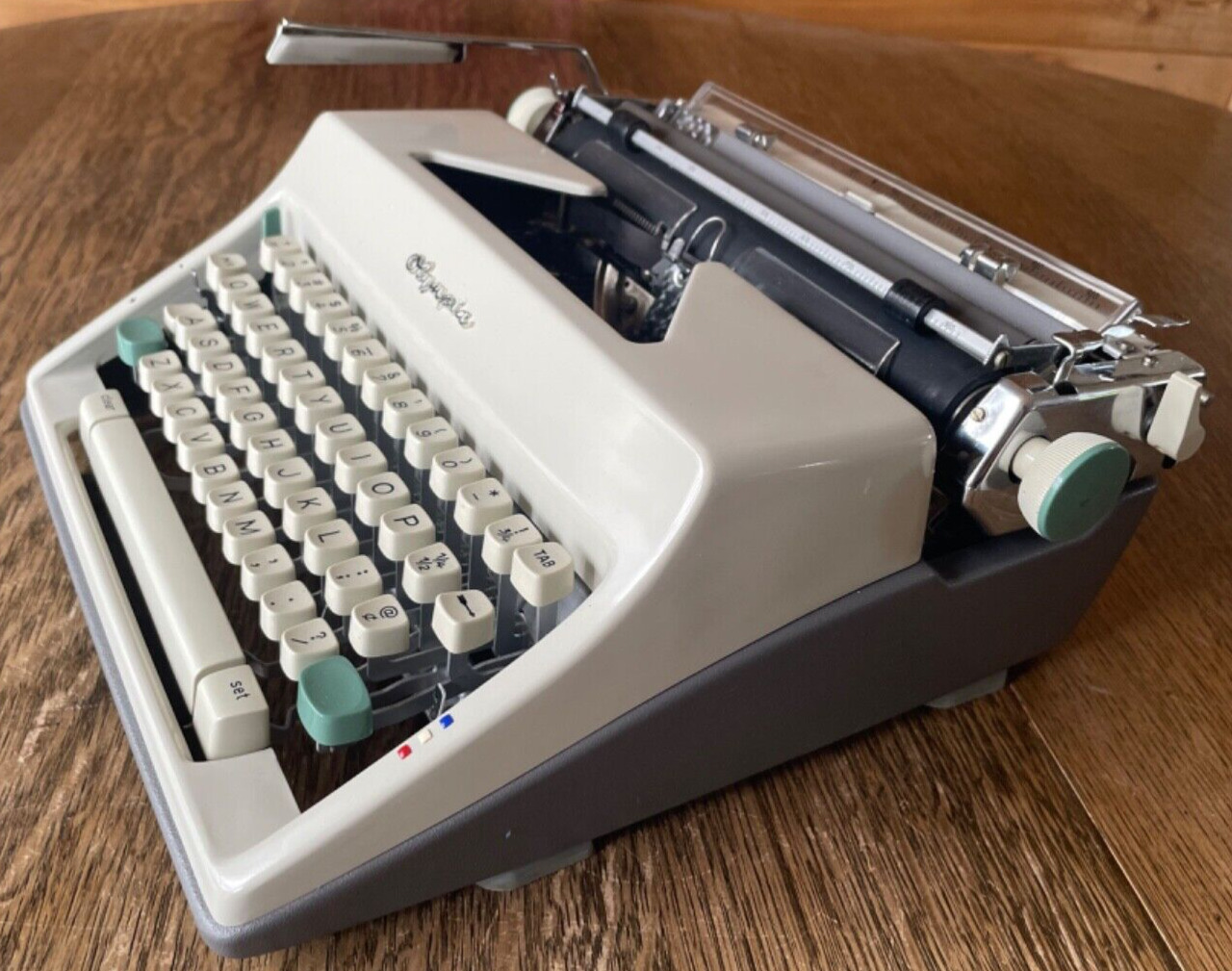 1965 Olympia SM9 Typewriter Very Good Cond. Elite Typeface.