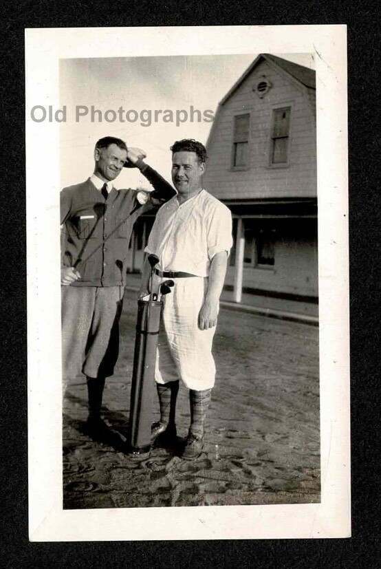 1920S/30S 2 MEN GOLFERS KNICKER PANTS CLUBS OLD/VINTAGE PHOTO SNAPSHOT- K593